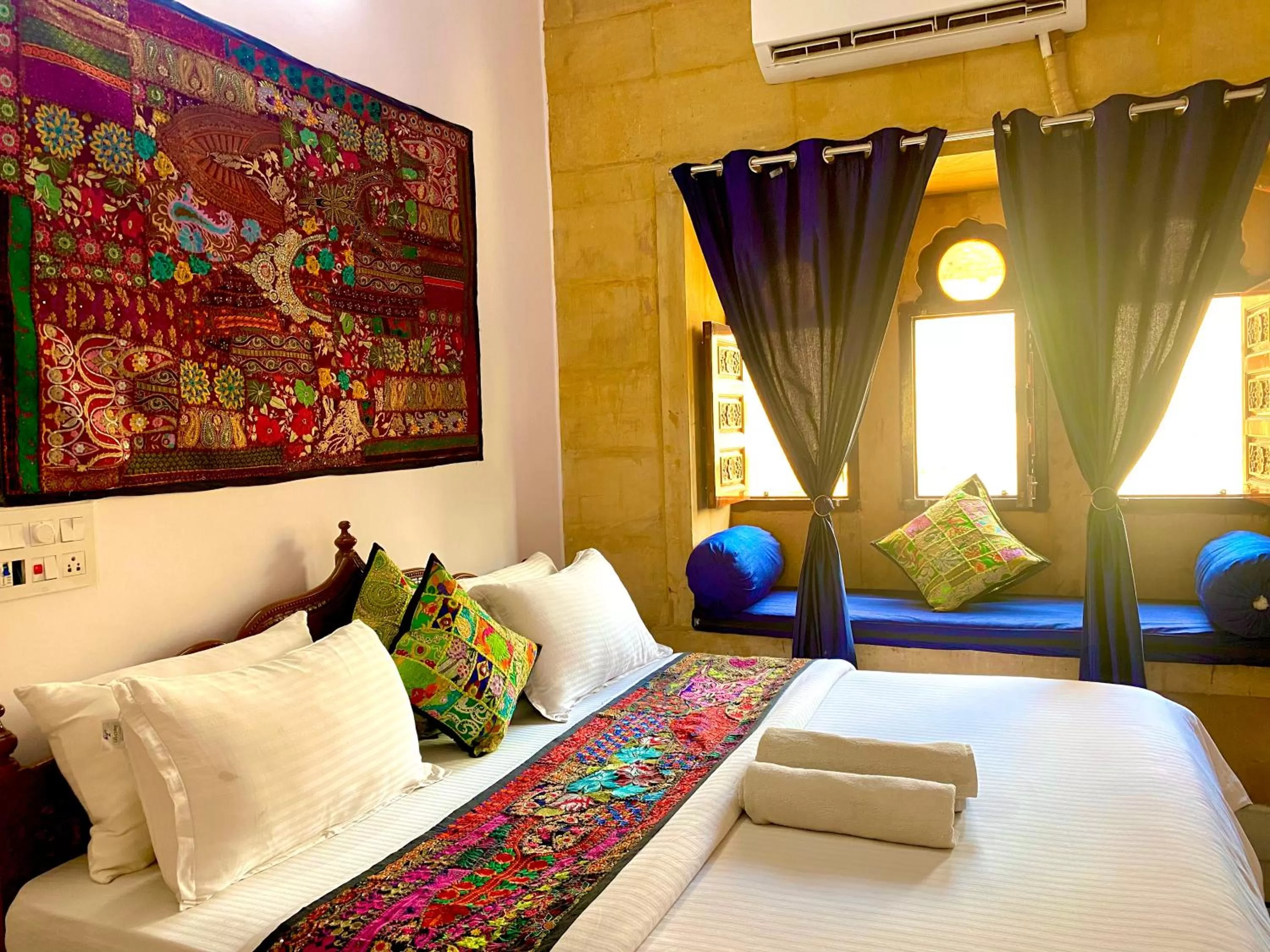 Bed in Hotel Murad Haveli