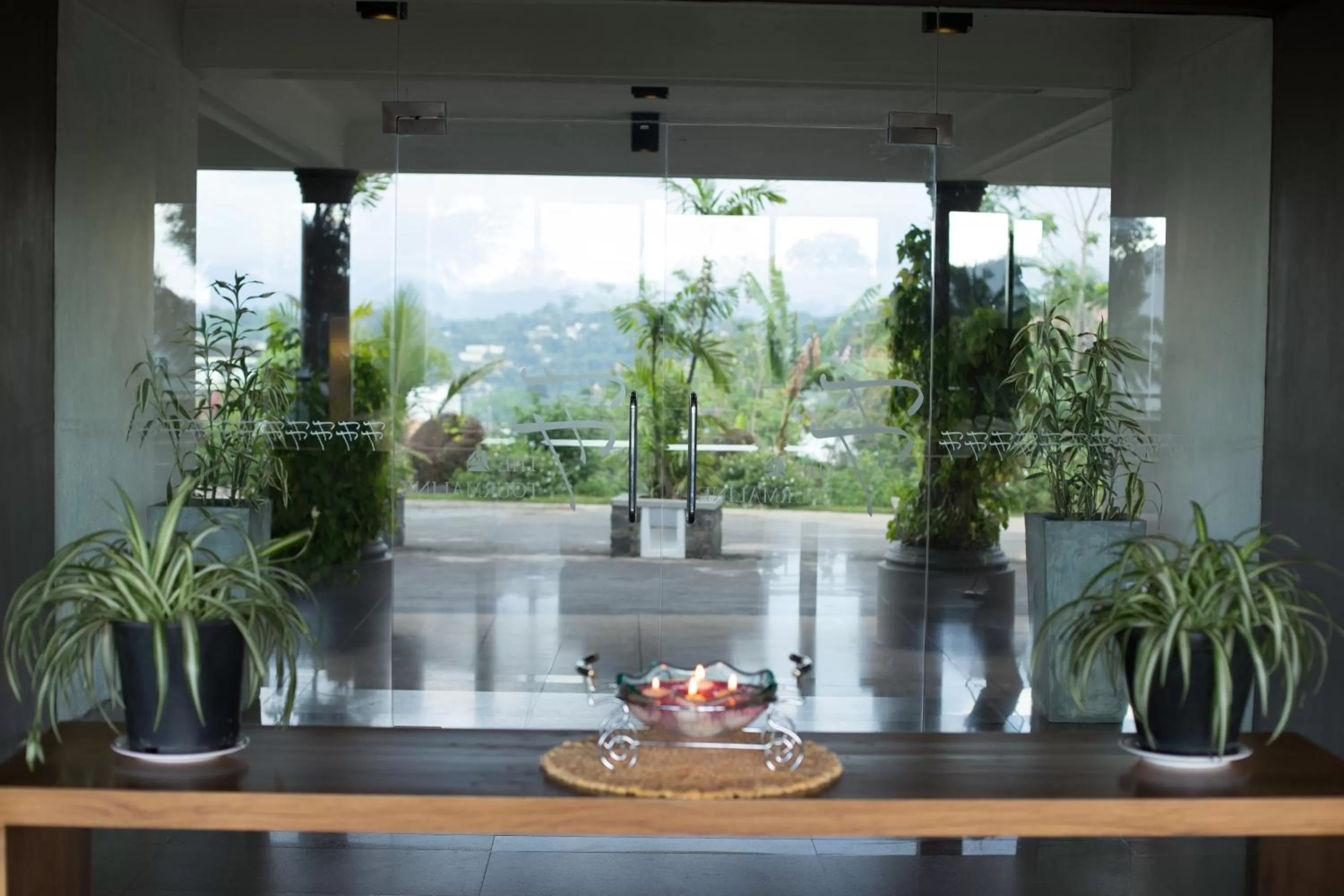 Facade/entrance, Drinks in Kandy The Tourmaline