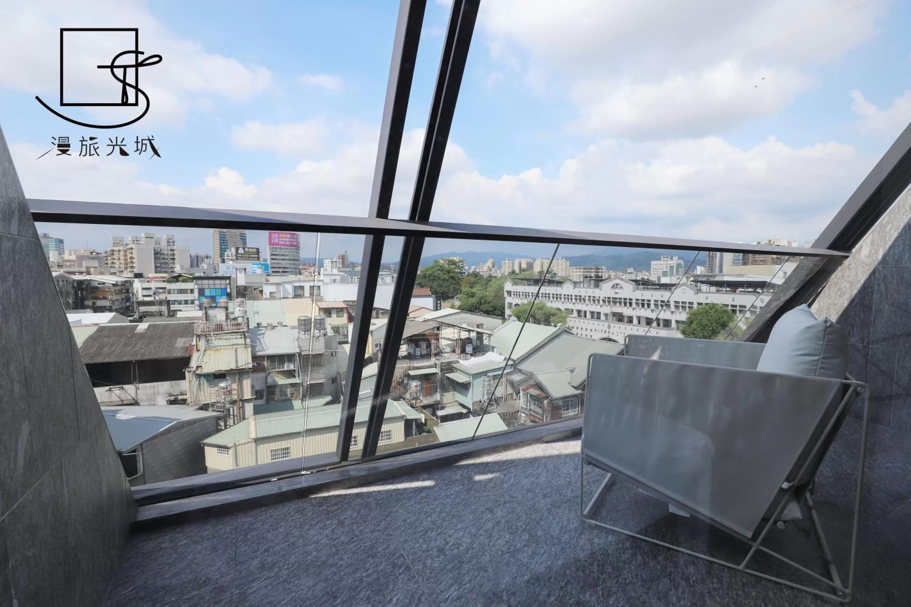 Balcony/Terrace in Slow Town Hotel-Glowing
