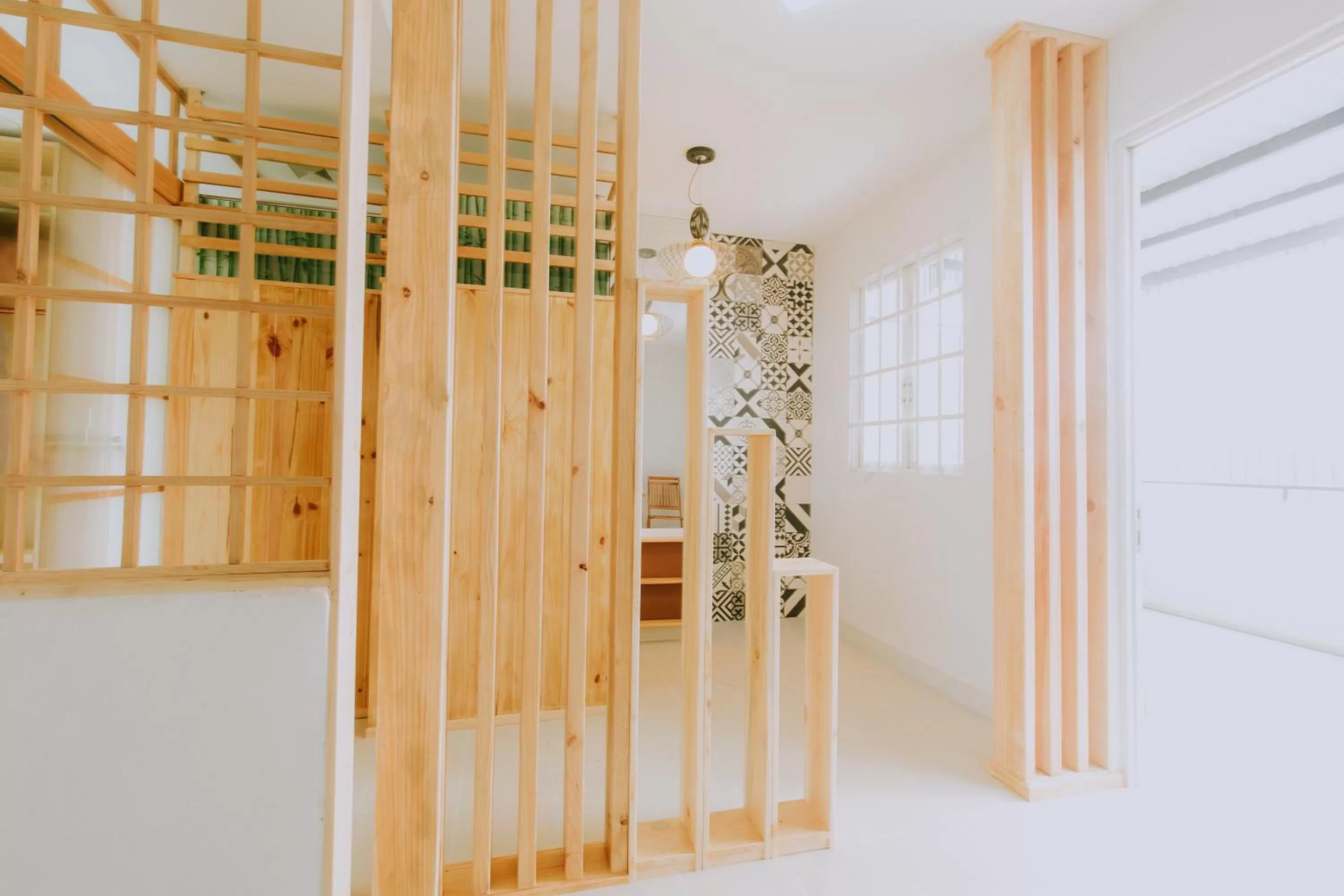 HOSTIE SAIGON [WANDERLUST Home]