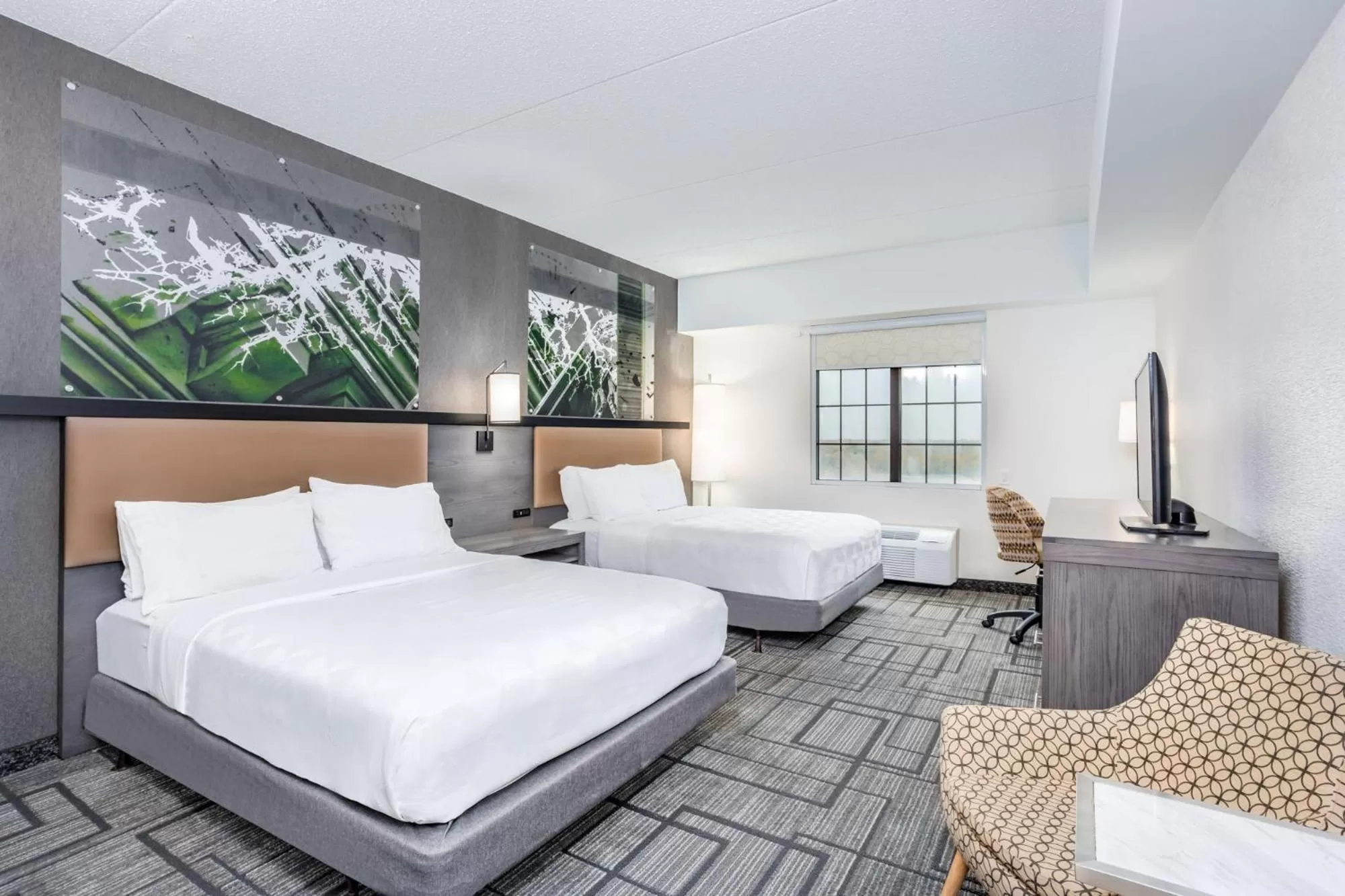 Photo of the whole room, Bed in Holiday Inn Lafayette-City Centre by IHG