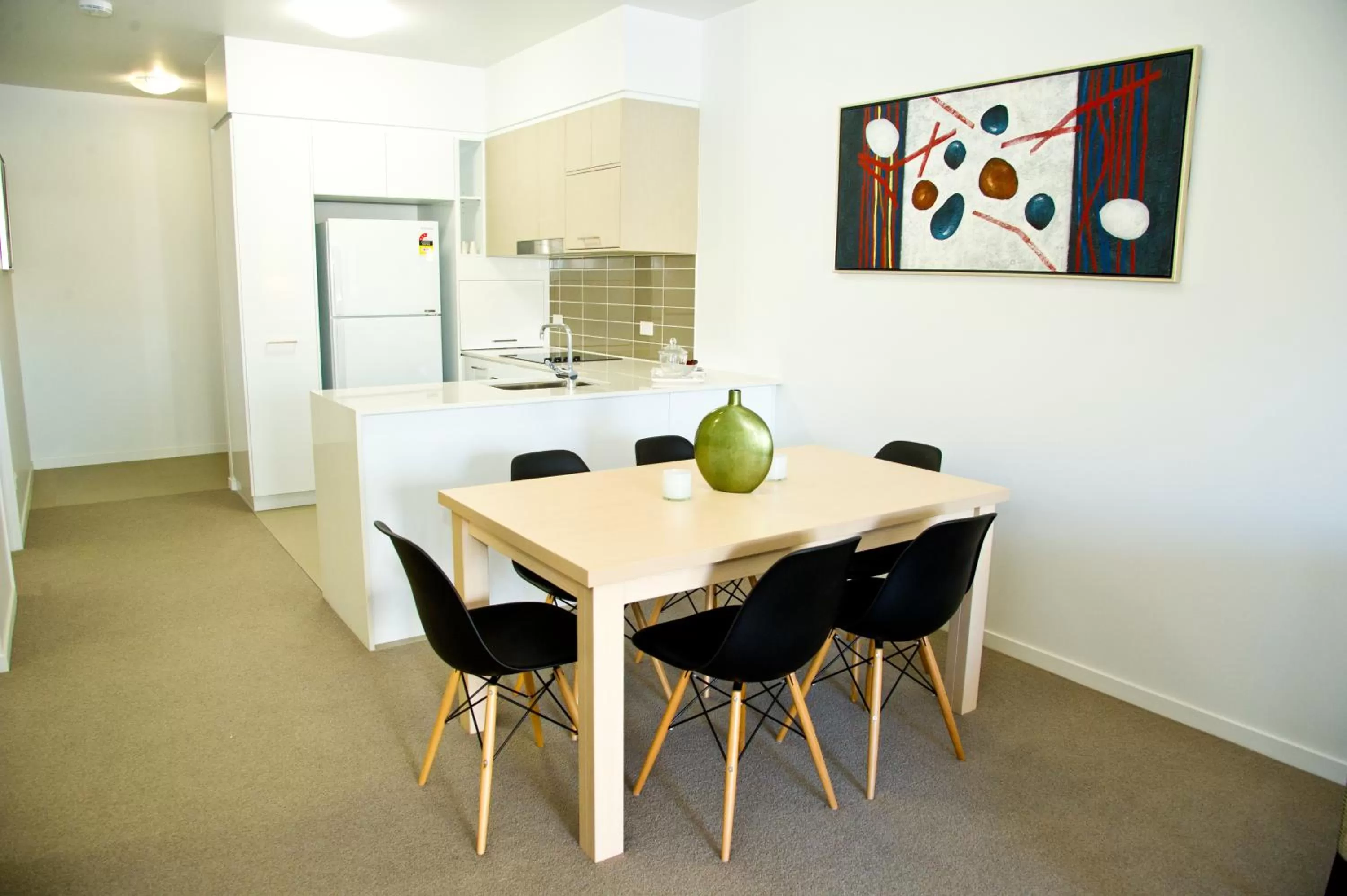 Dining area in Jacana Apartments
