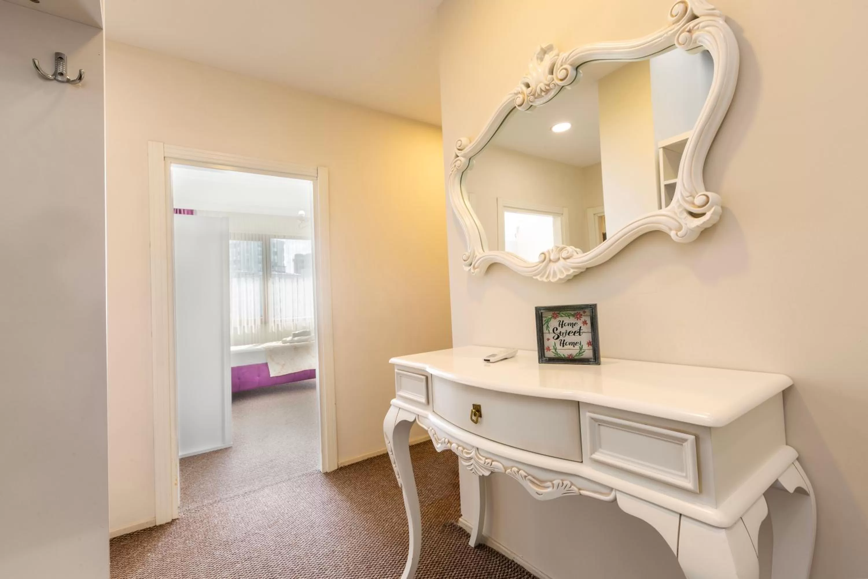 TV/Entertainment Center in Bikka&Asell Suite Hotel