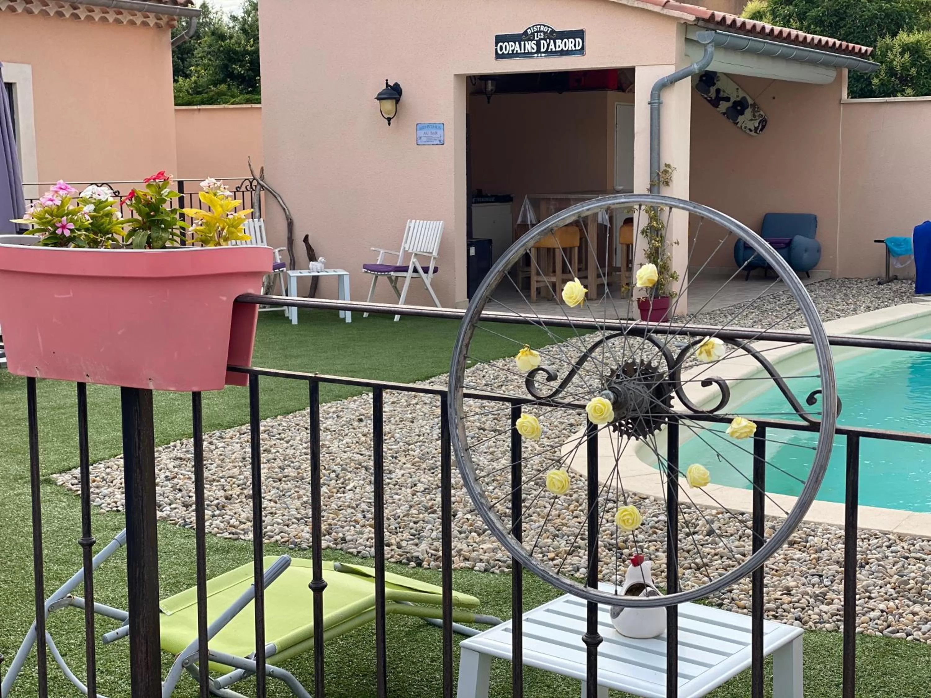 Swimming pool in Chambre d'hôte au pied du Ventoux