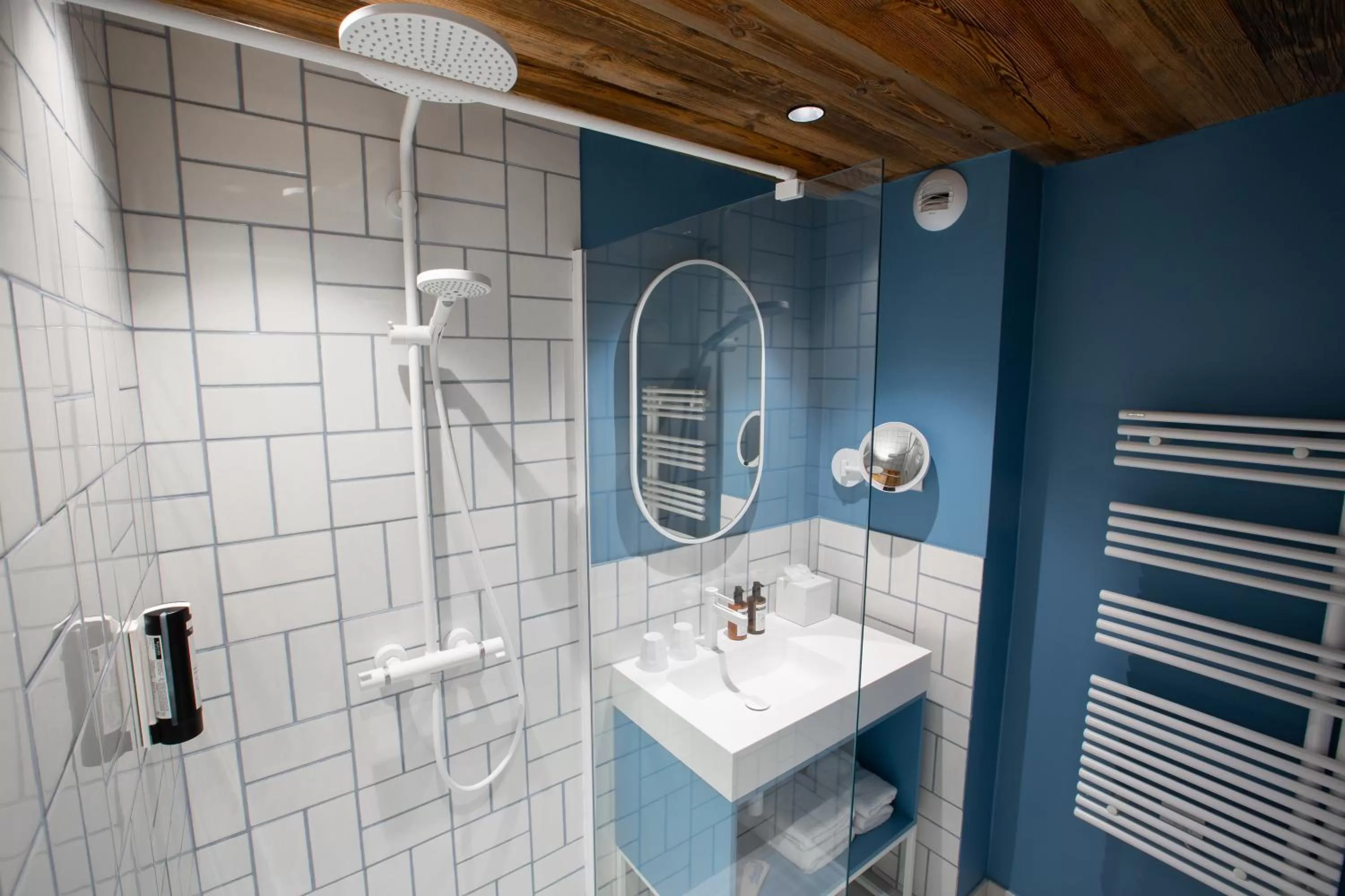 Bathroom in Hôtel Névé