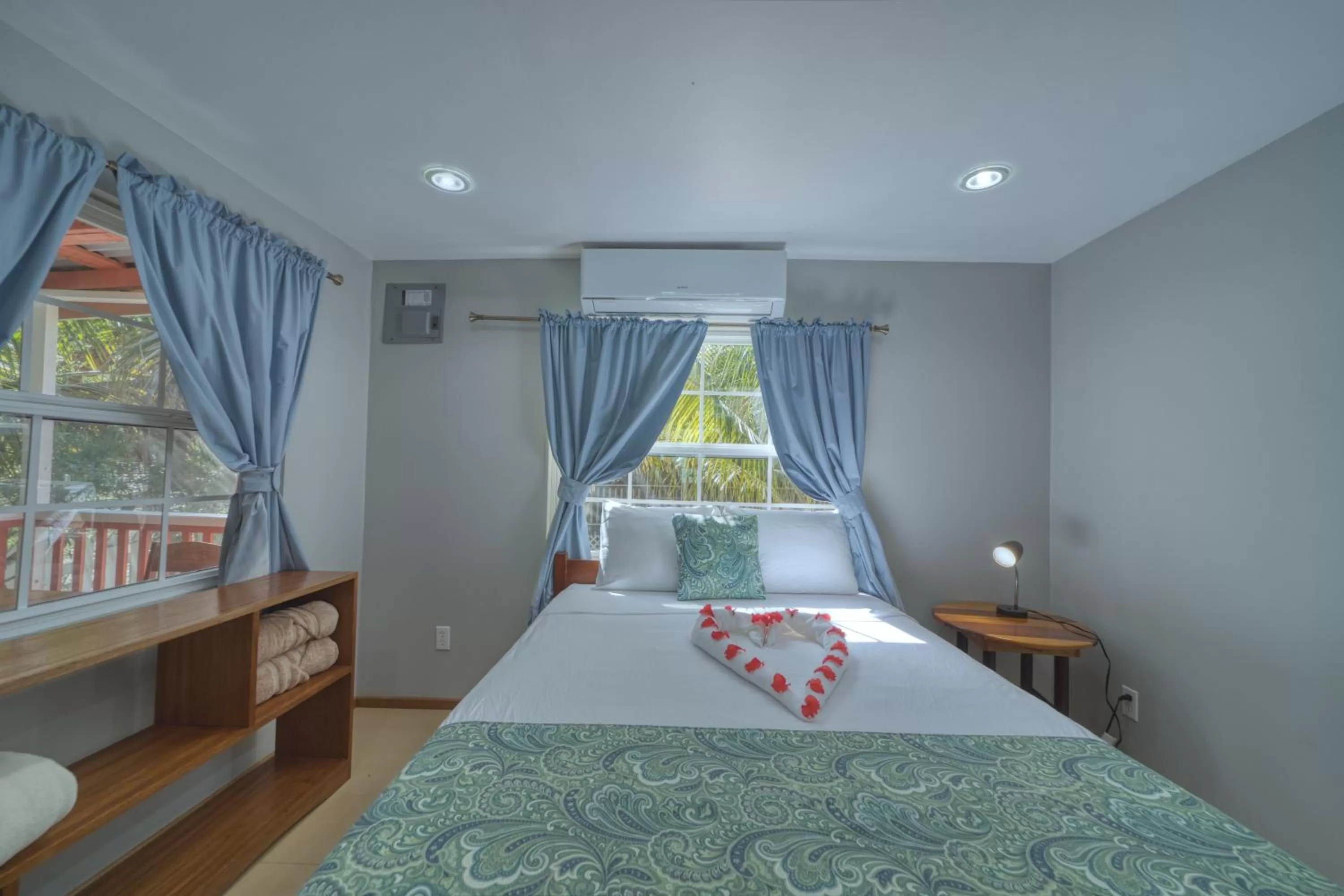 Bed in Placencia Villas