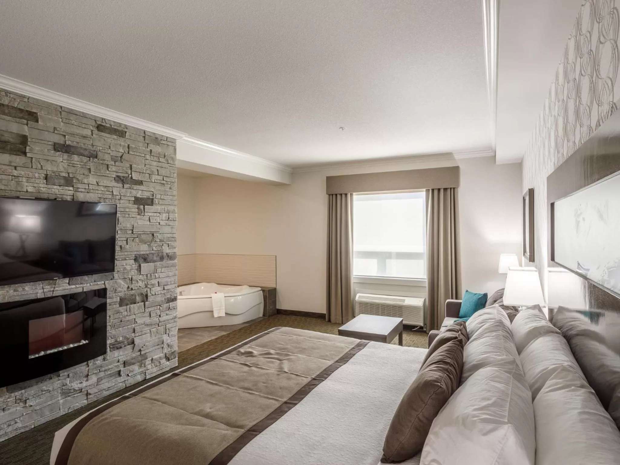 Bed in Ramada by Wyndham Revelstoke