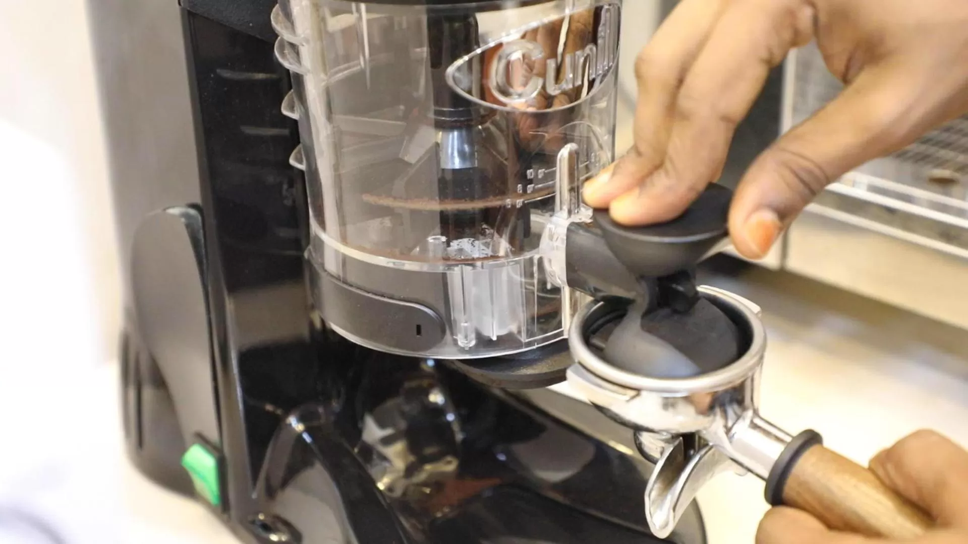 Coffee/tea facilities in Golden Airport Hotel