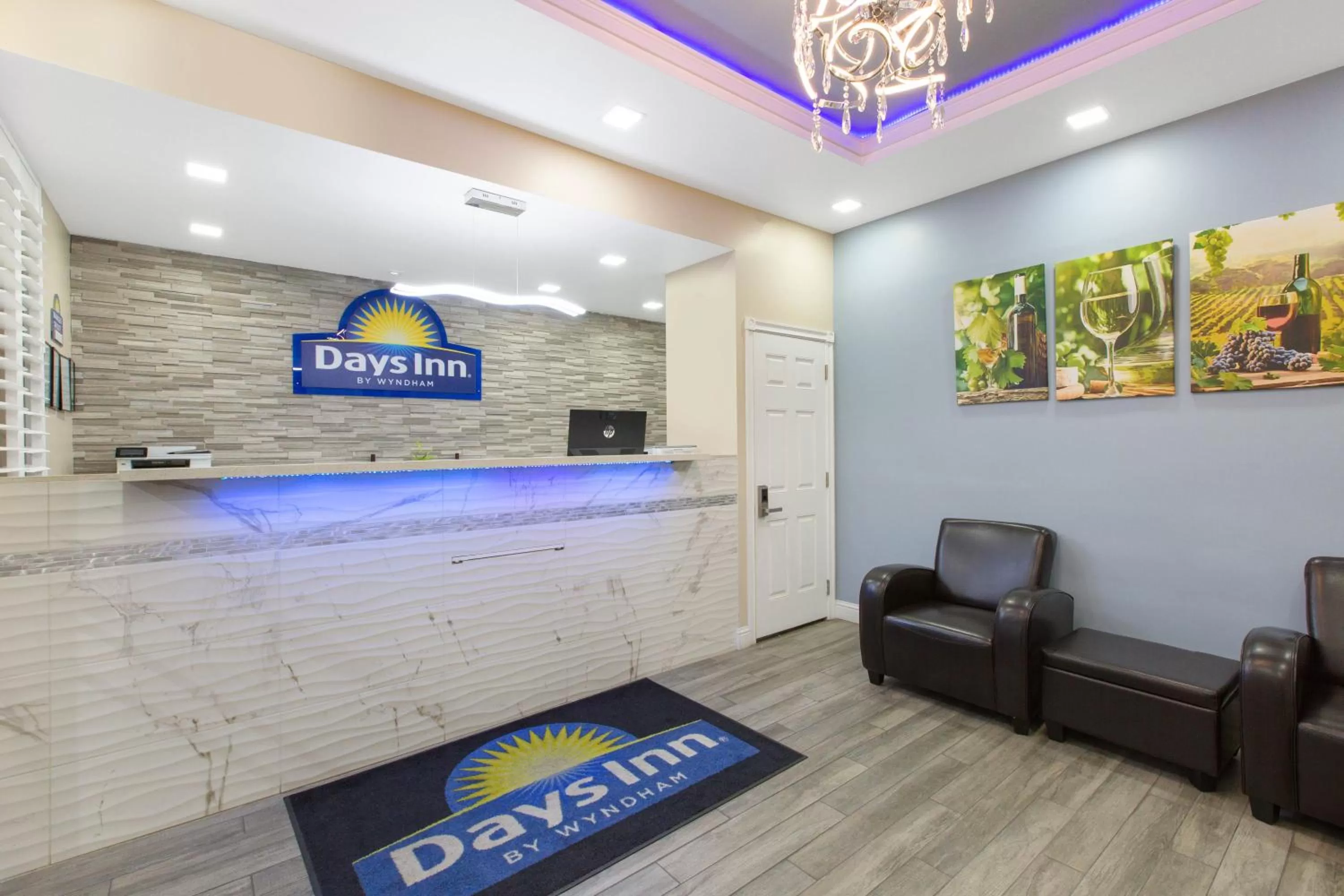 Lobby or reception in Days Inn by Wyndham Ukiah