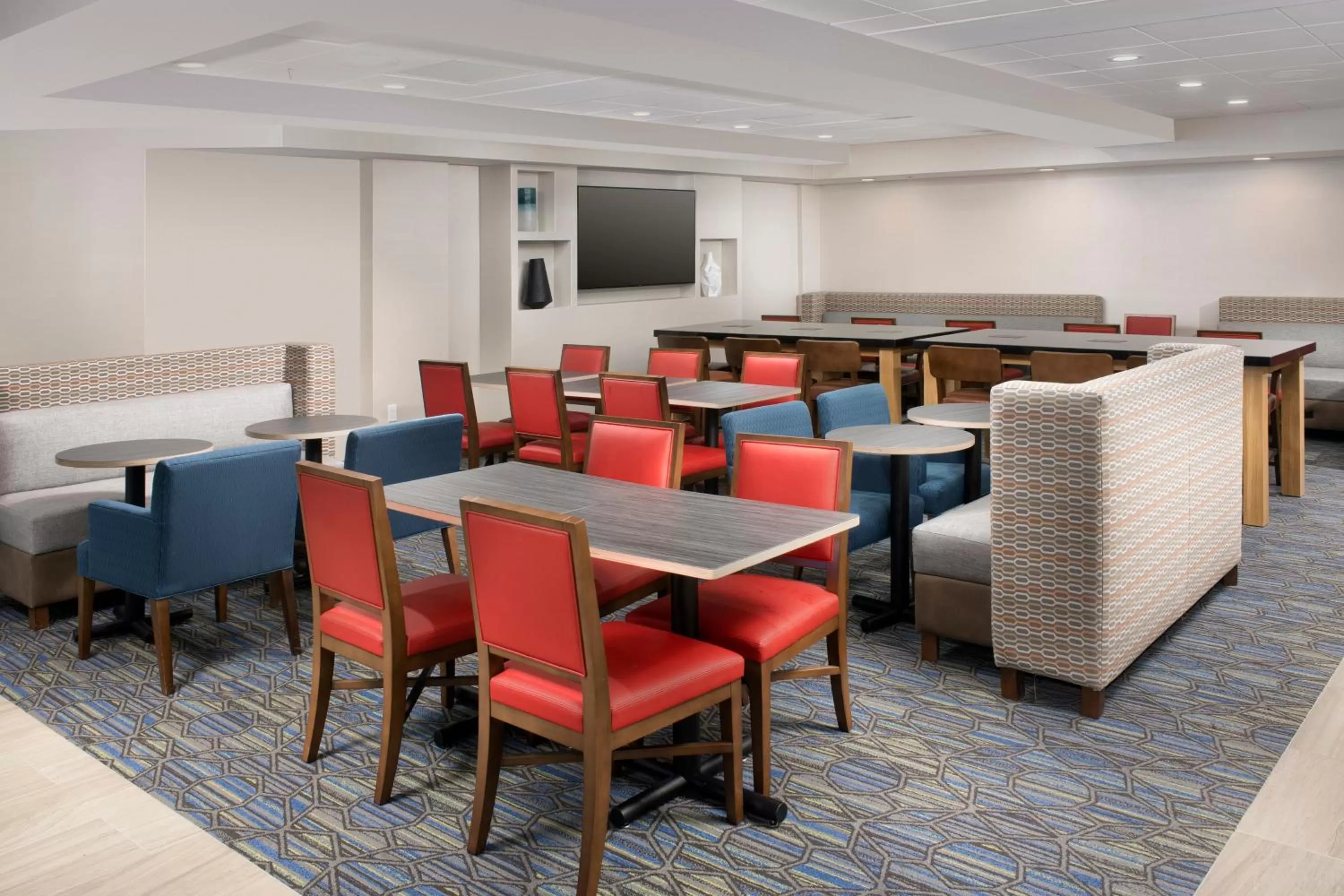 Restaurant/places to eat in Holiday Inn Express & Suites Baltimore - BWI Airport North by IHG