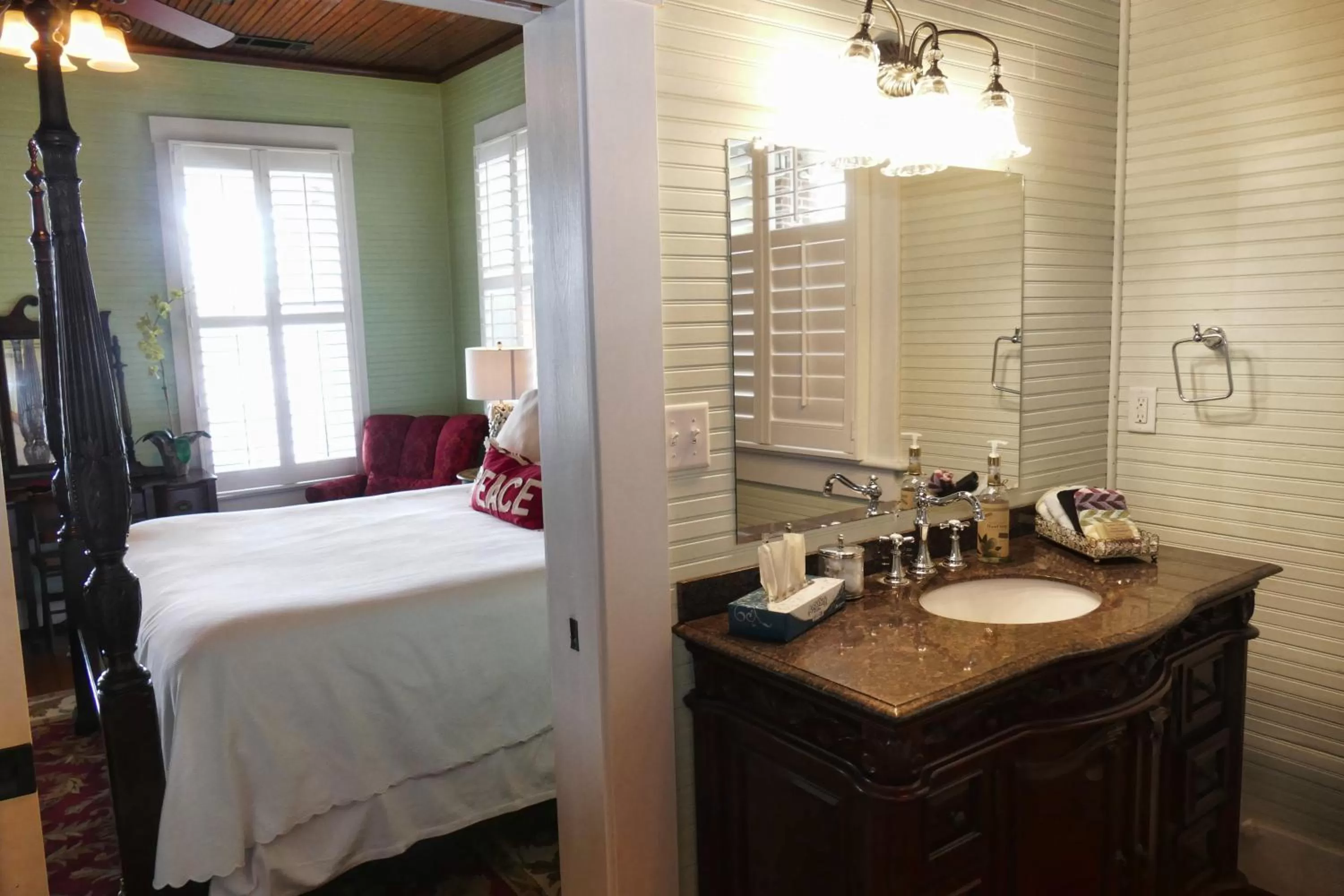 Bathroom in Beachview Inn and Spa