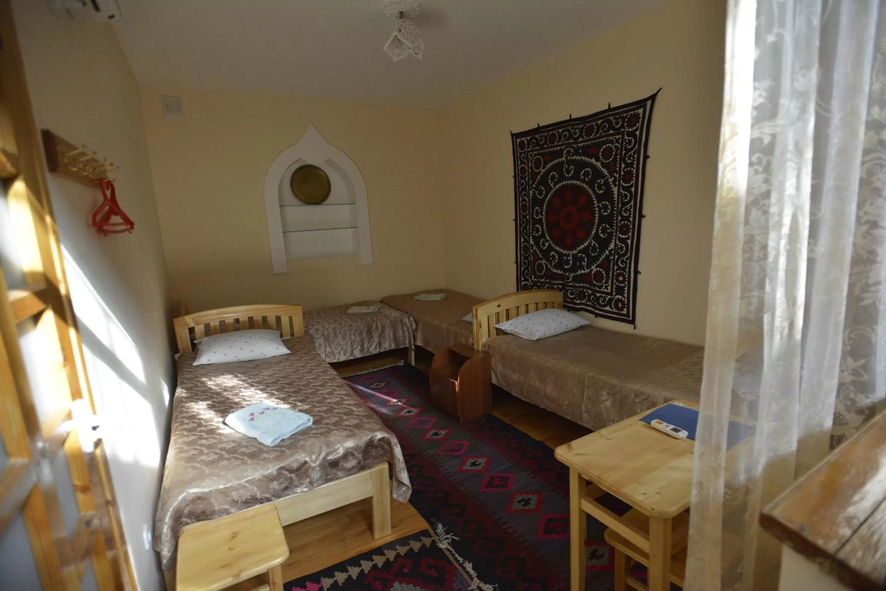 Photo of the whole room in B&B Emir