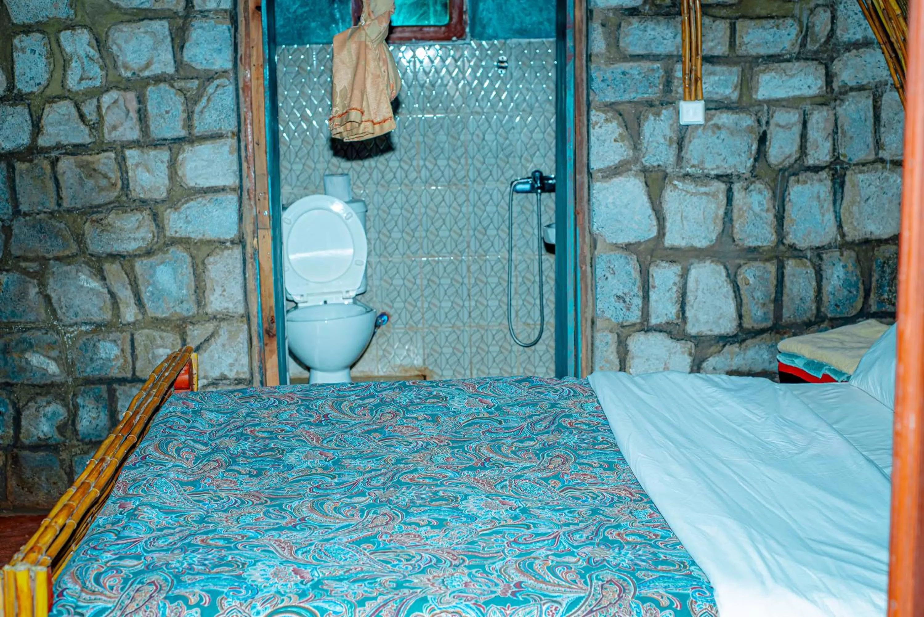 Shower, Bed in Fravan Eco Resort By Apogee