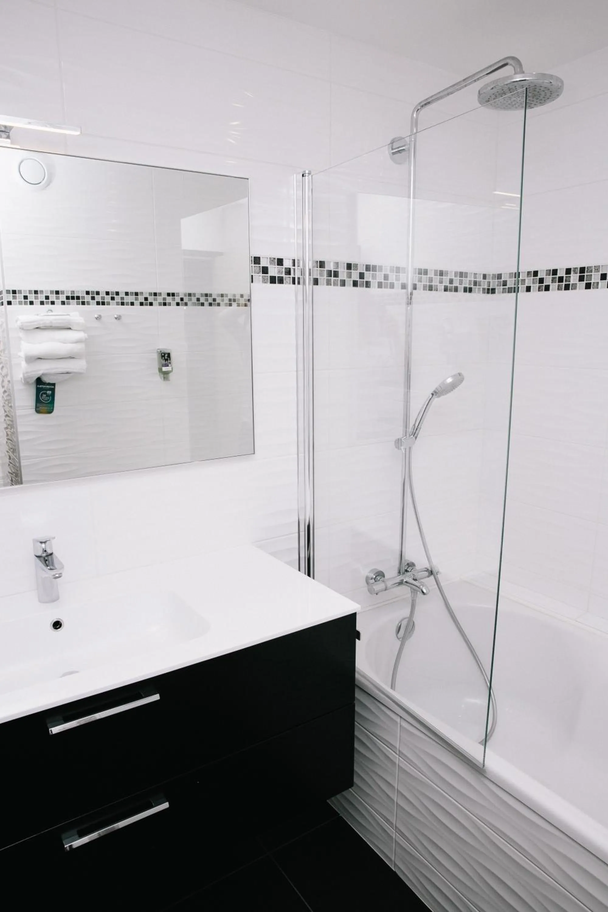 Bathroom in Mercure Mont Saint Michel