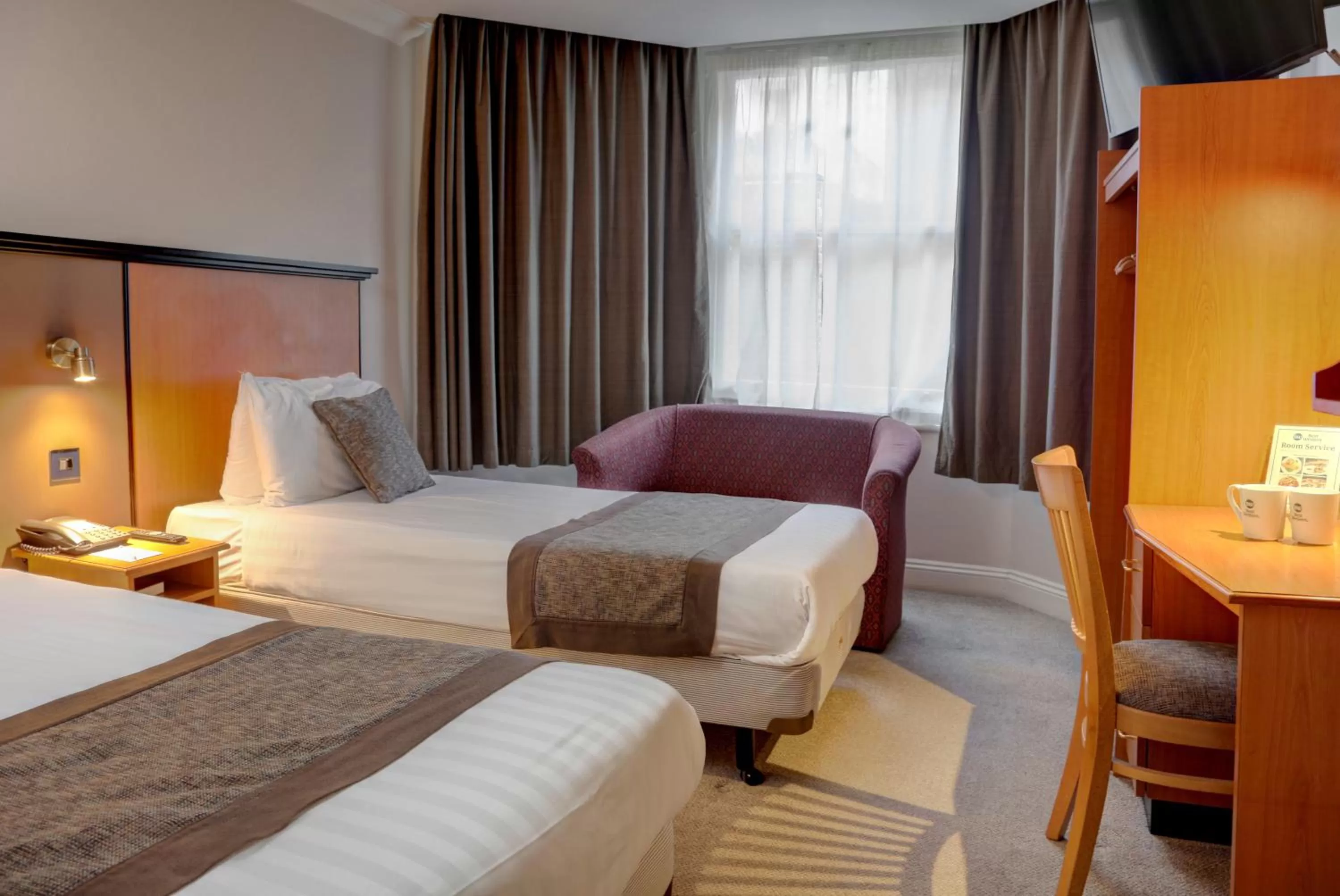 Bed in Best Western Corona Hotel