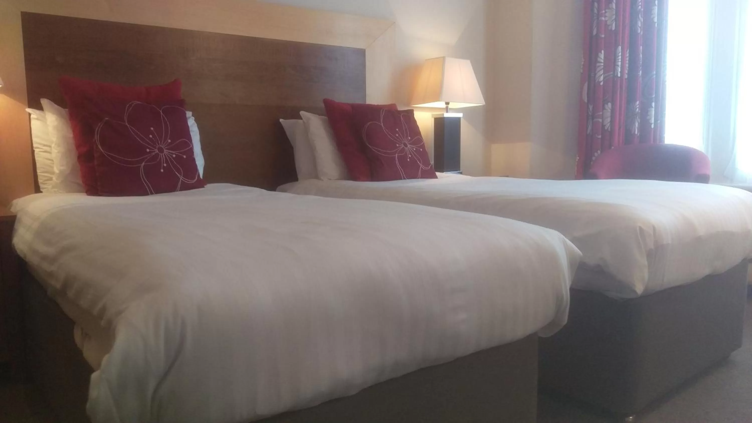 Bed in Best Western Brook Hotel