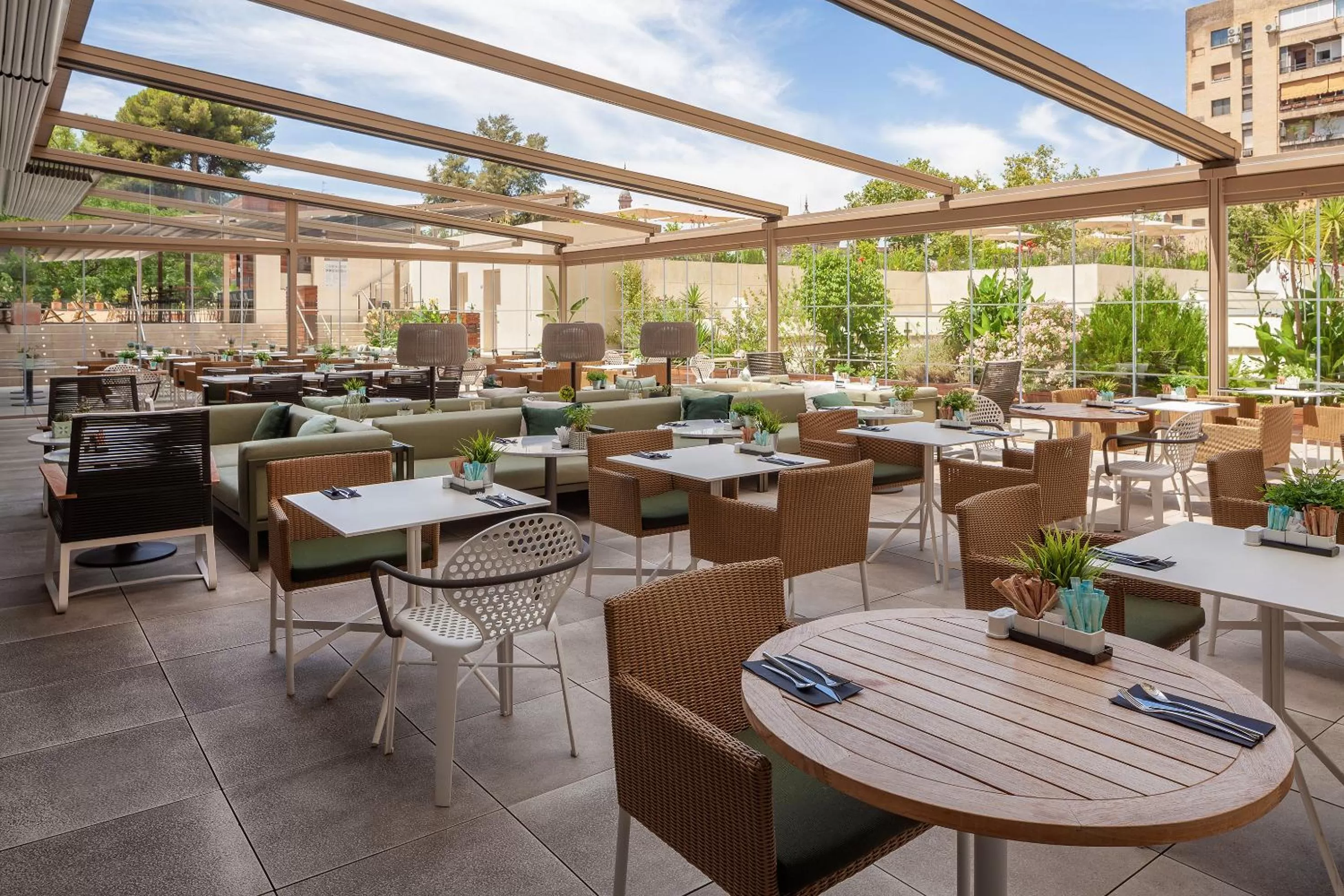 Restaurant/places to eat in Melia Sevilla