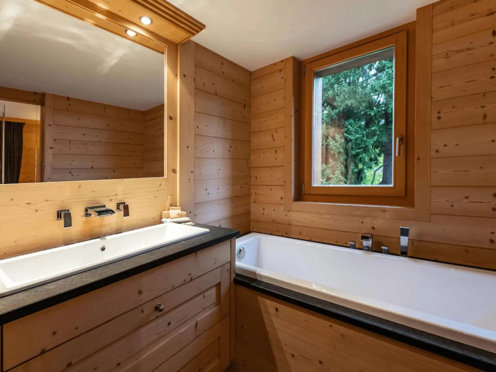 Bathroom in Chalet RoyAlp Hôtel & Spa