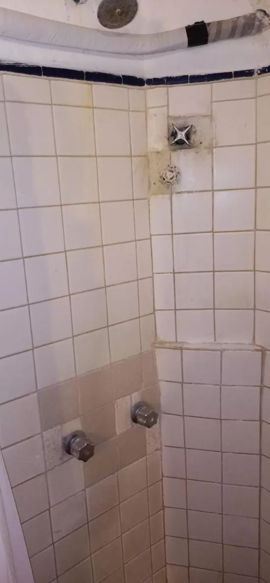 Bathroom in Hotel Mision, Acapulco centro