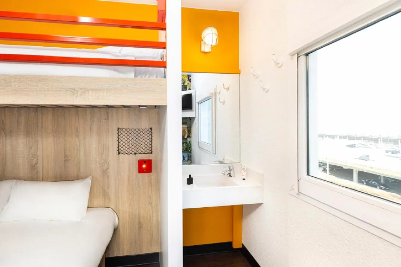 Bedroom, Bed in hotelF1 Fréjus Roquebrune sur Argens