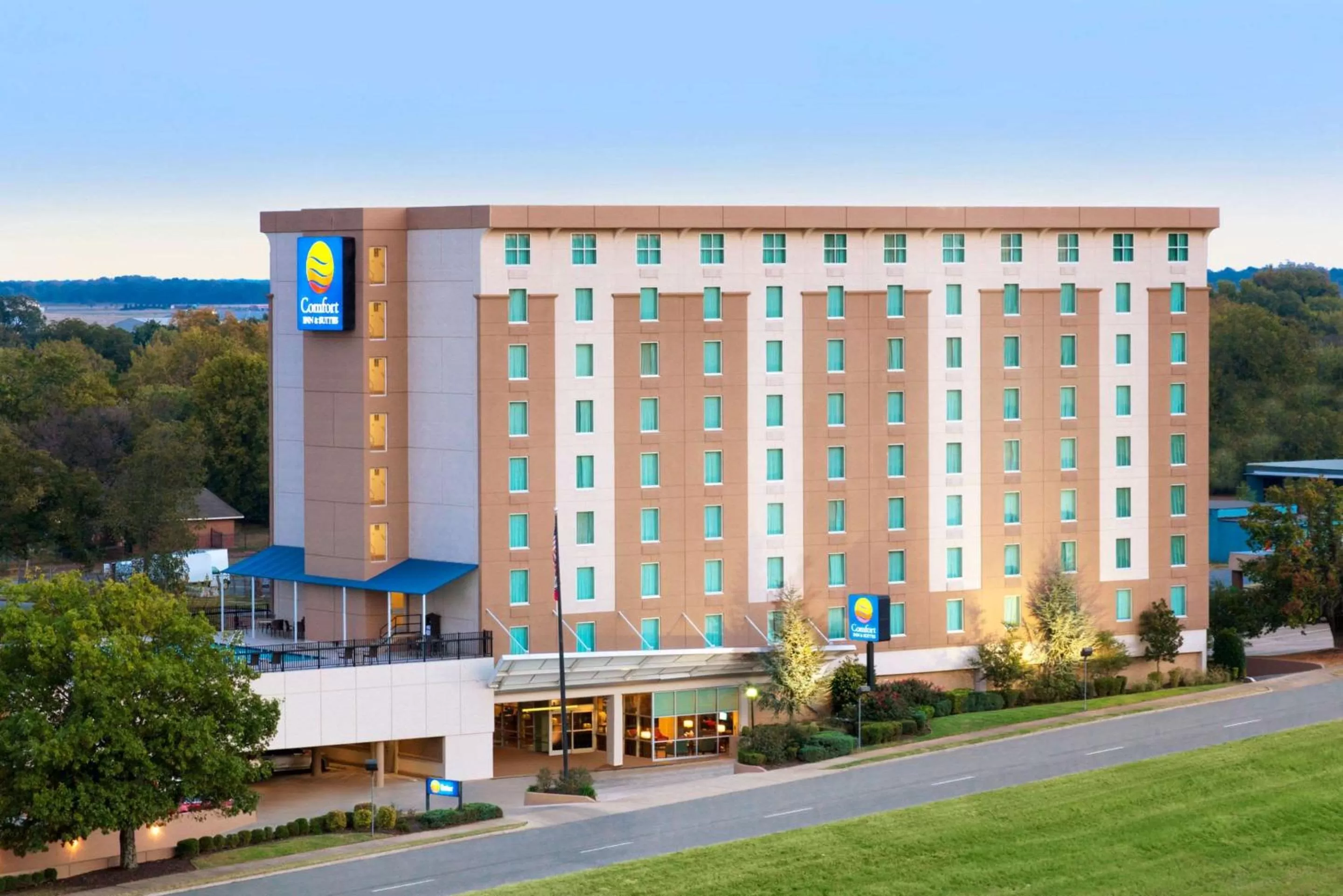 Property building in Comfort Inn & Suites Presidential