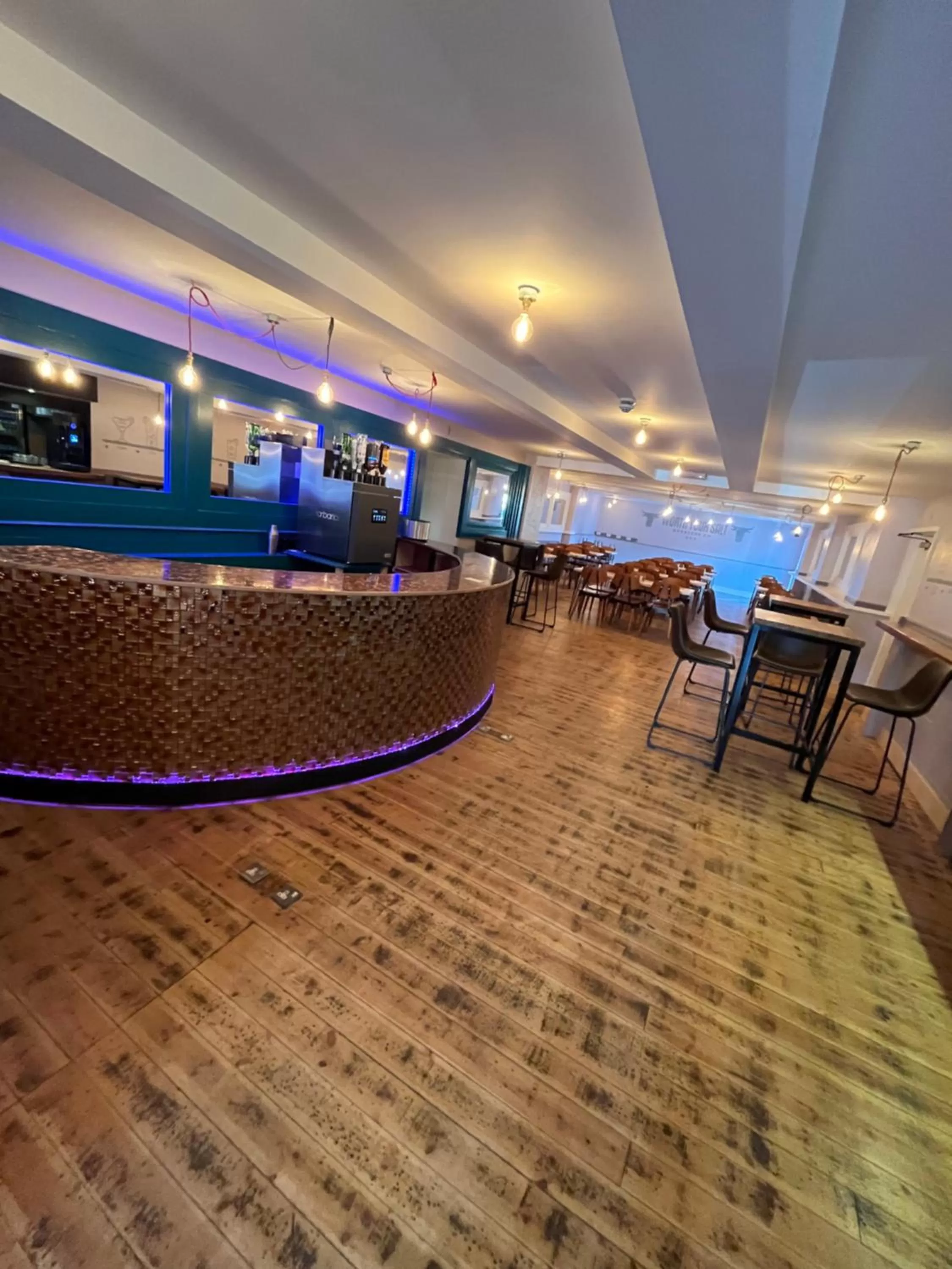 Restaurant/places to eat in Hampton Hotel & restaurant