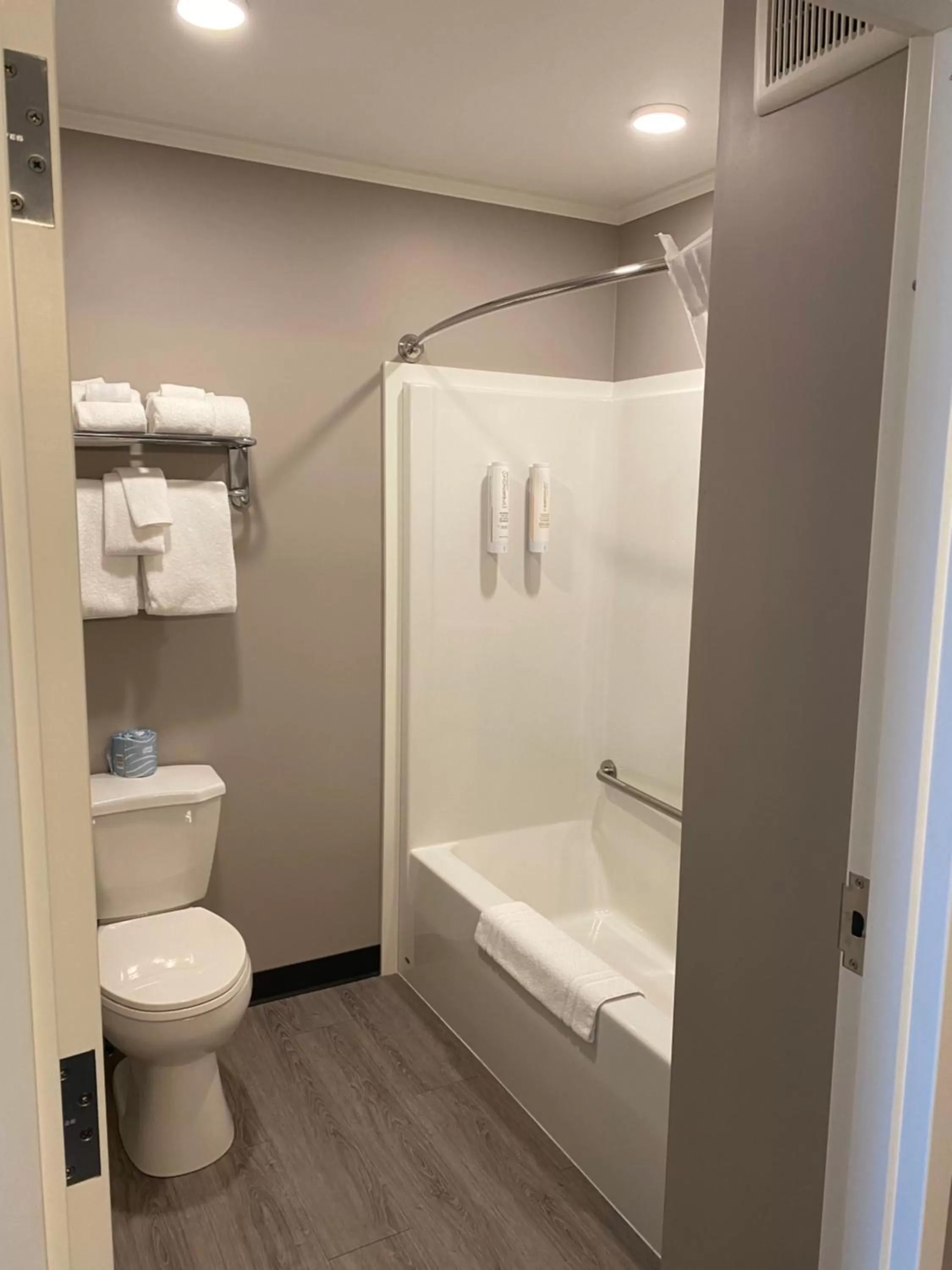 Bathroom in Rivers Blue Crescent Hotel