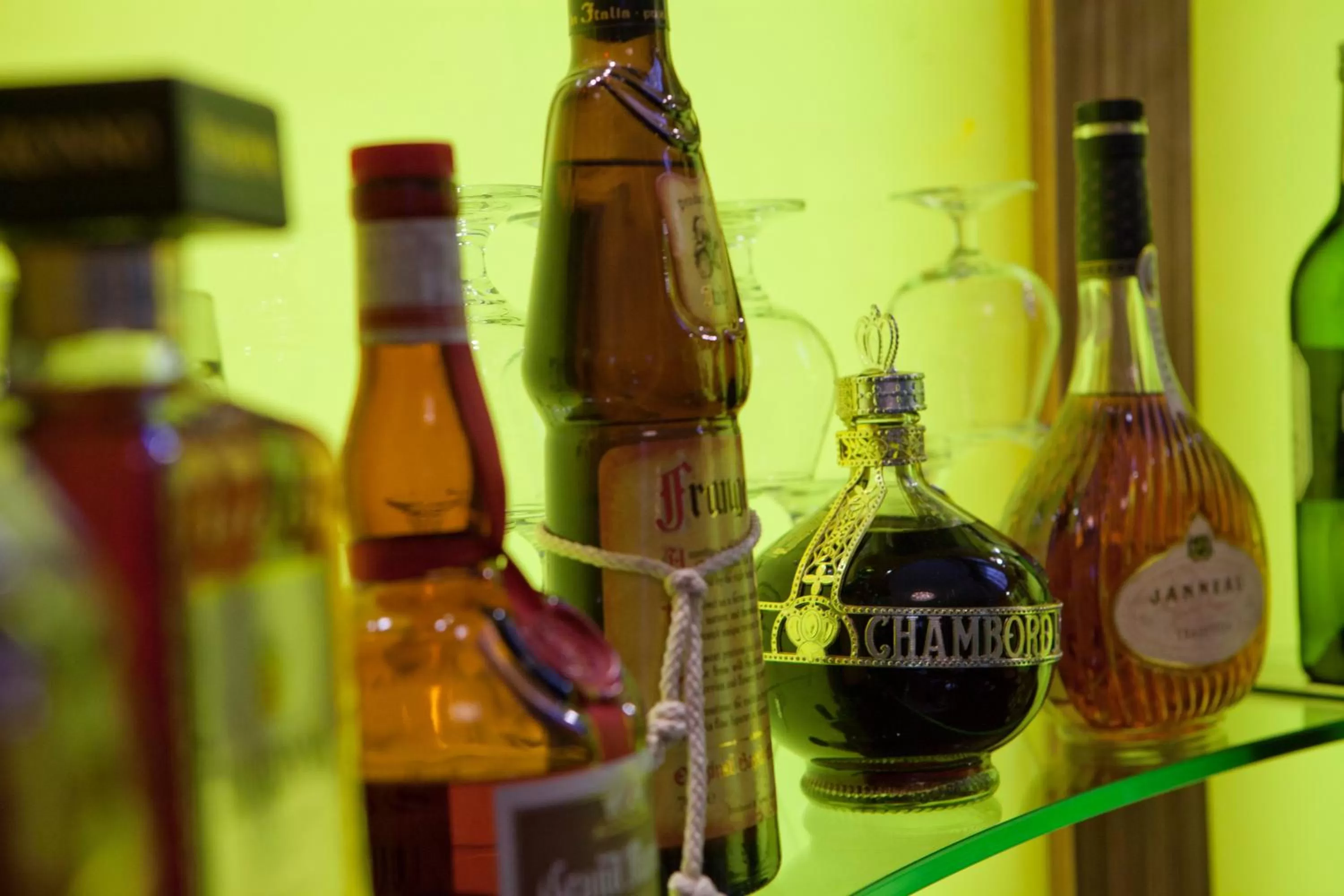 Food and drinks in Park Grand Paddington Court