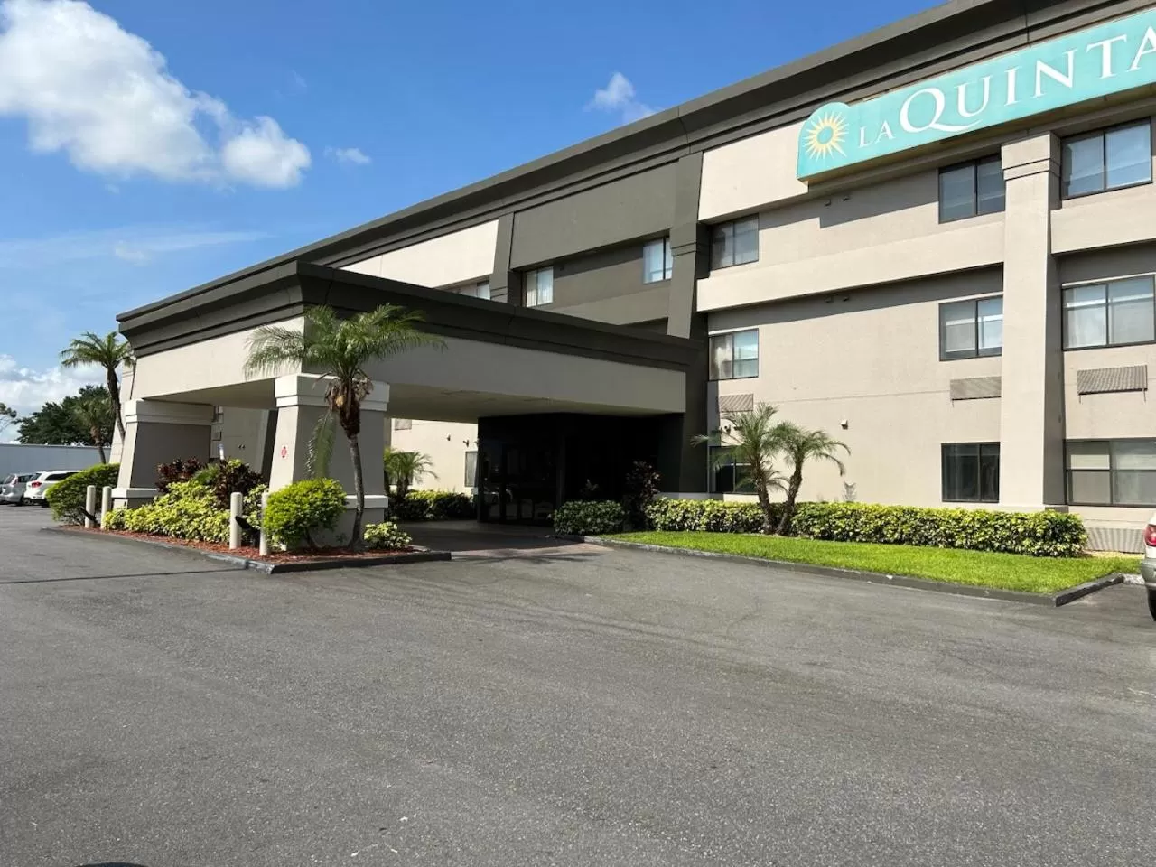 Property building in La Quinta by Wyndham Orlando South