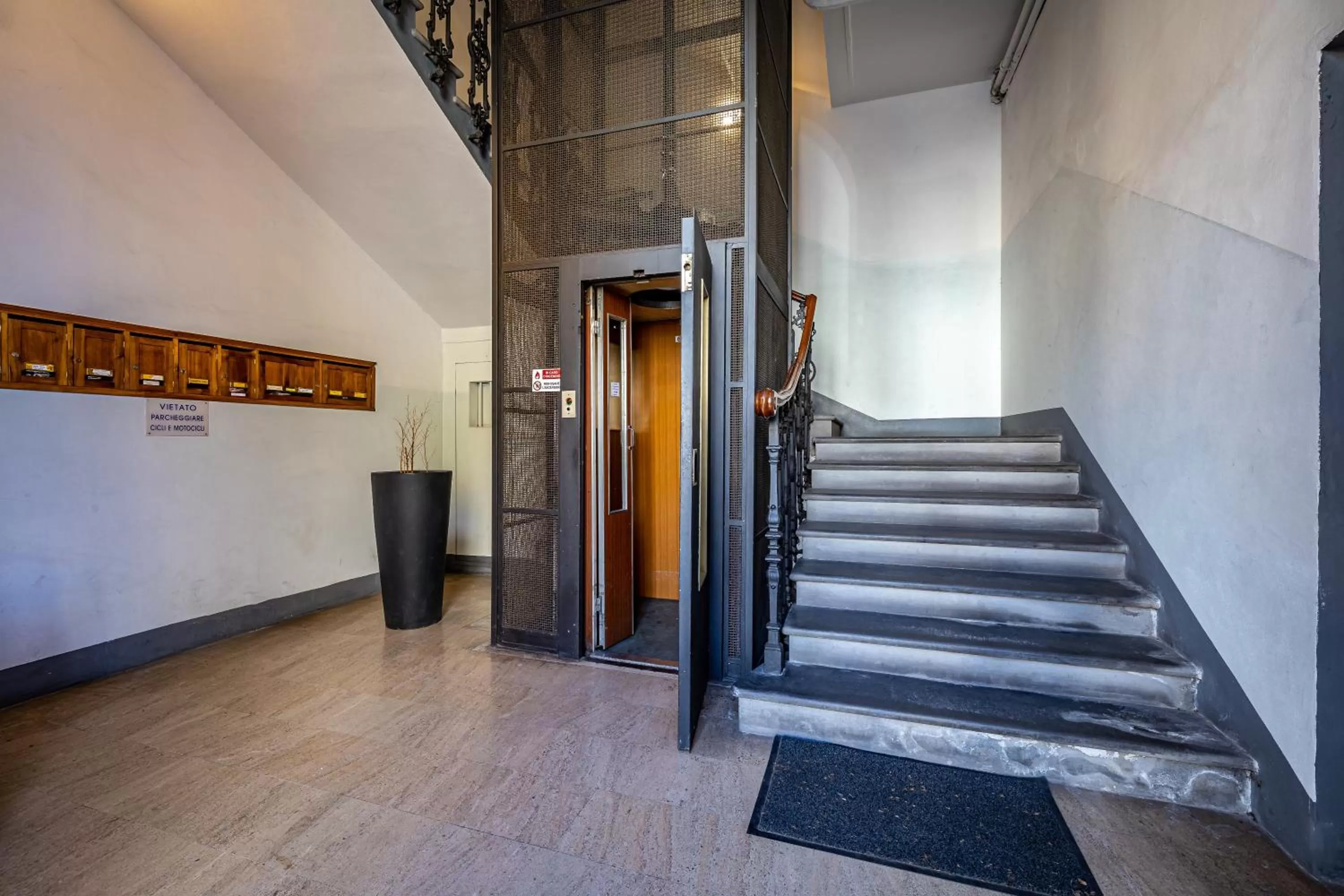 elevator in Maison Pitti Florence