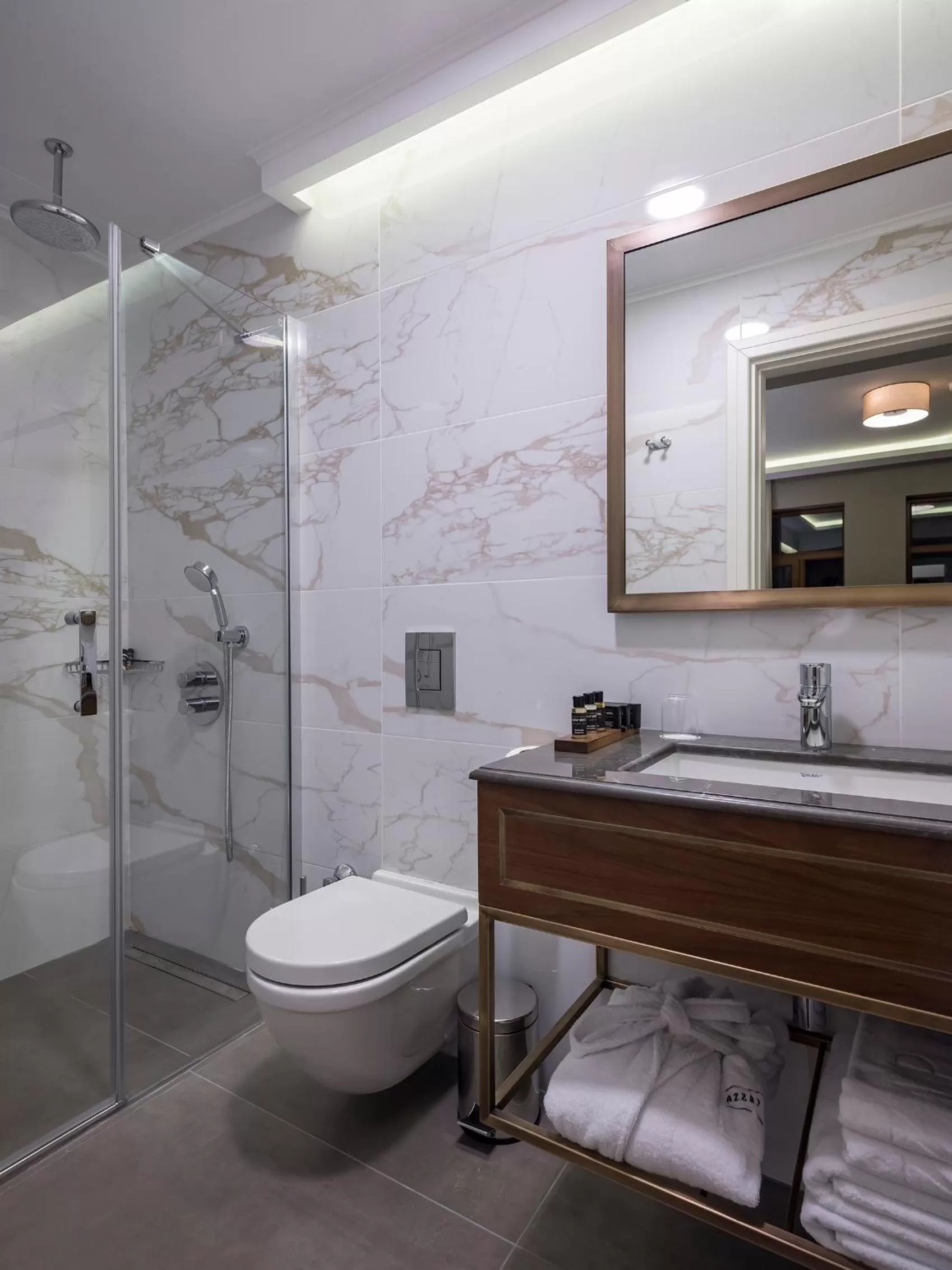 Toilet in Azzap Hotel Galata