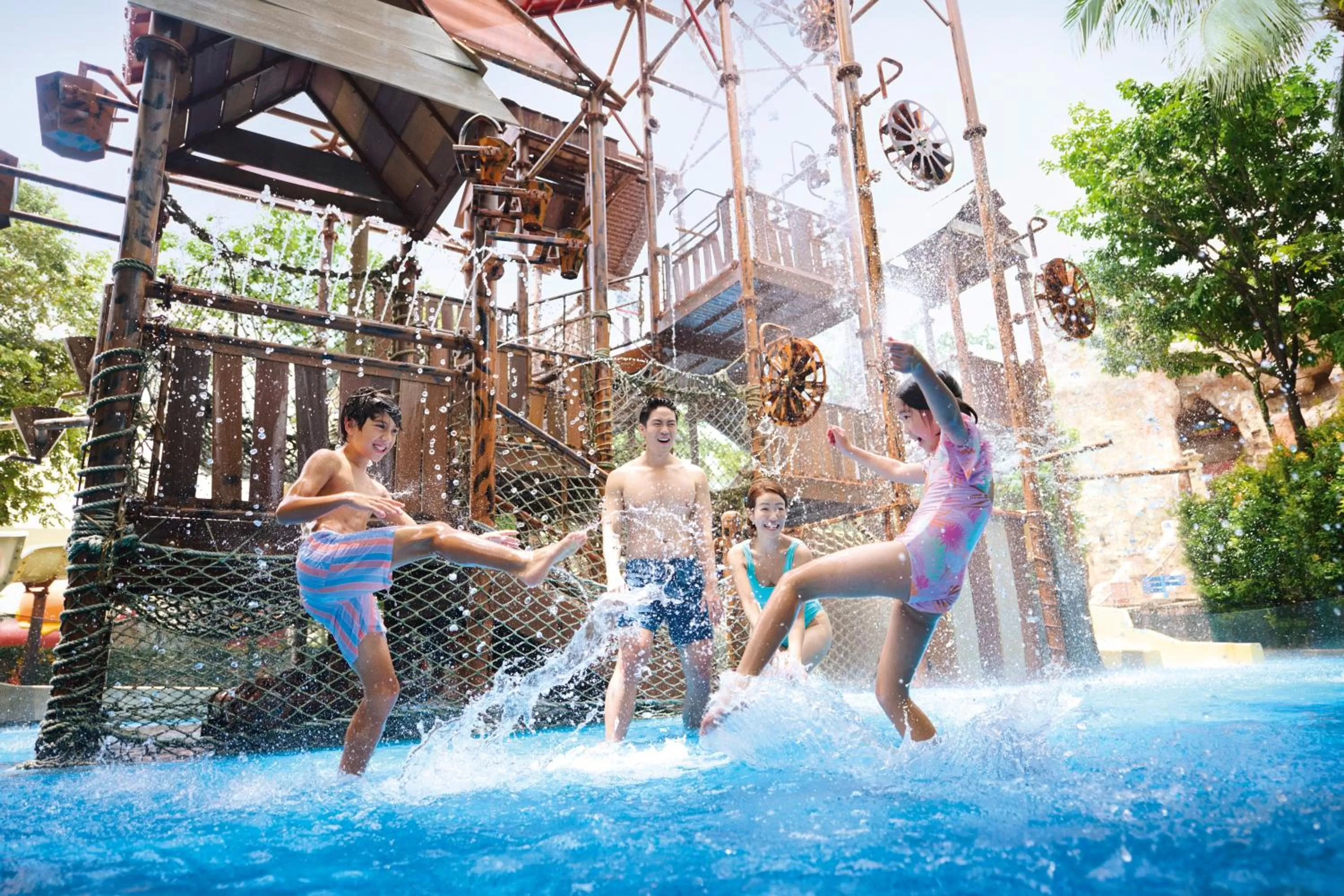 Activities in Resorts World Sentosa - Hotel Michael