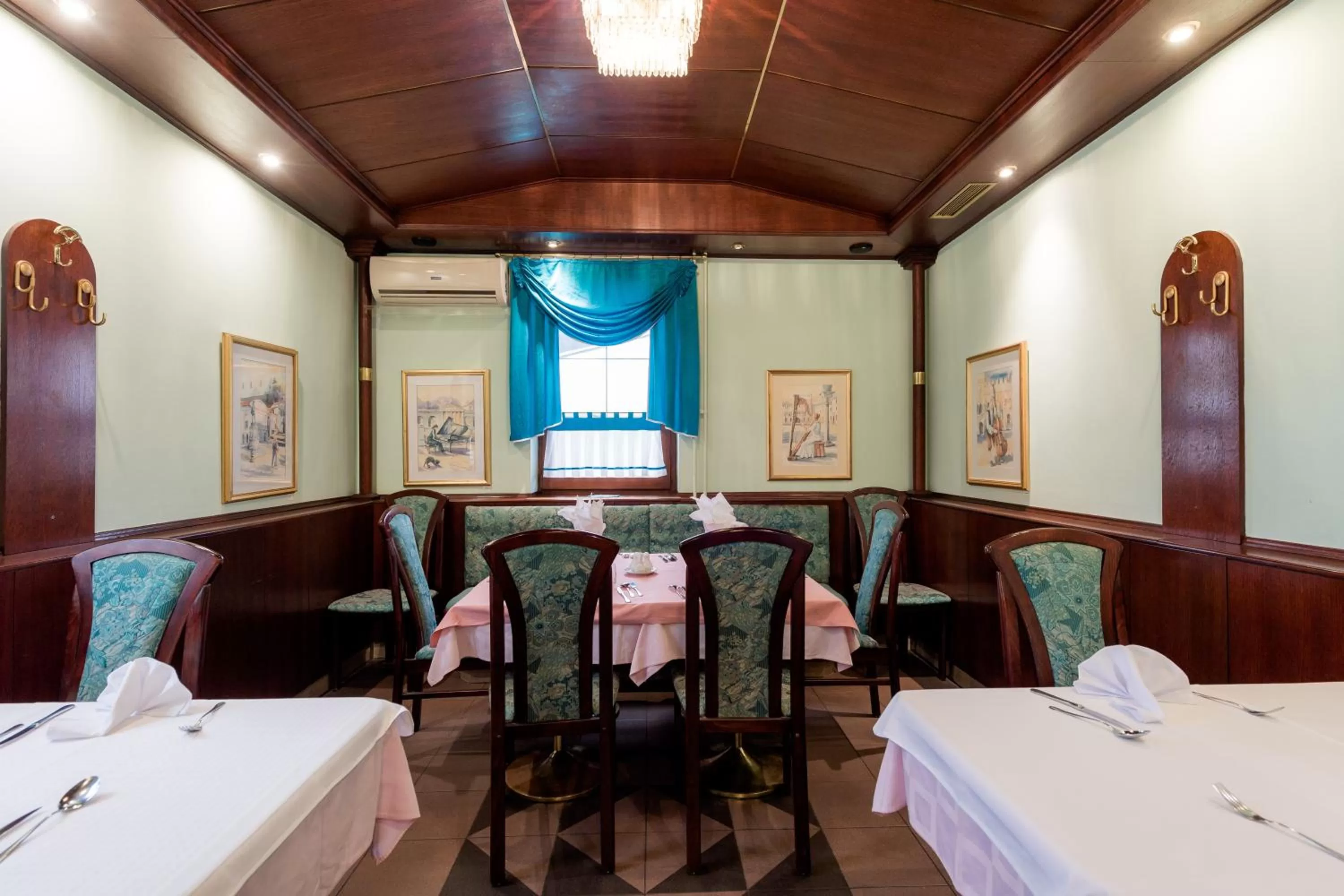 Restaurant/places to eat, Bed in Hotel Florjančkov Hram