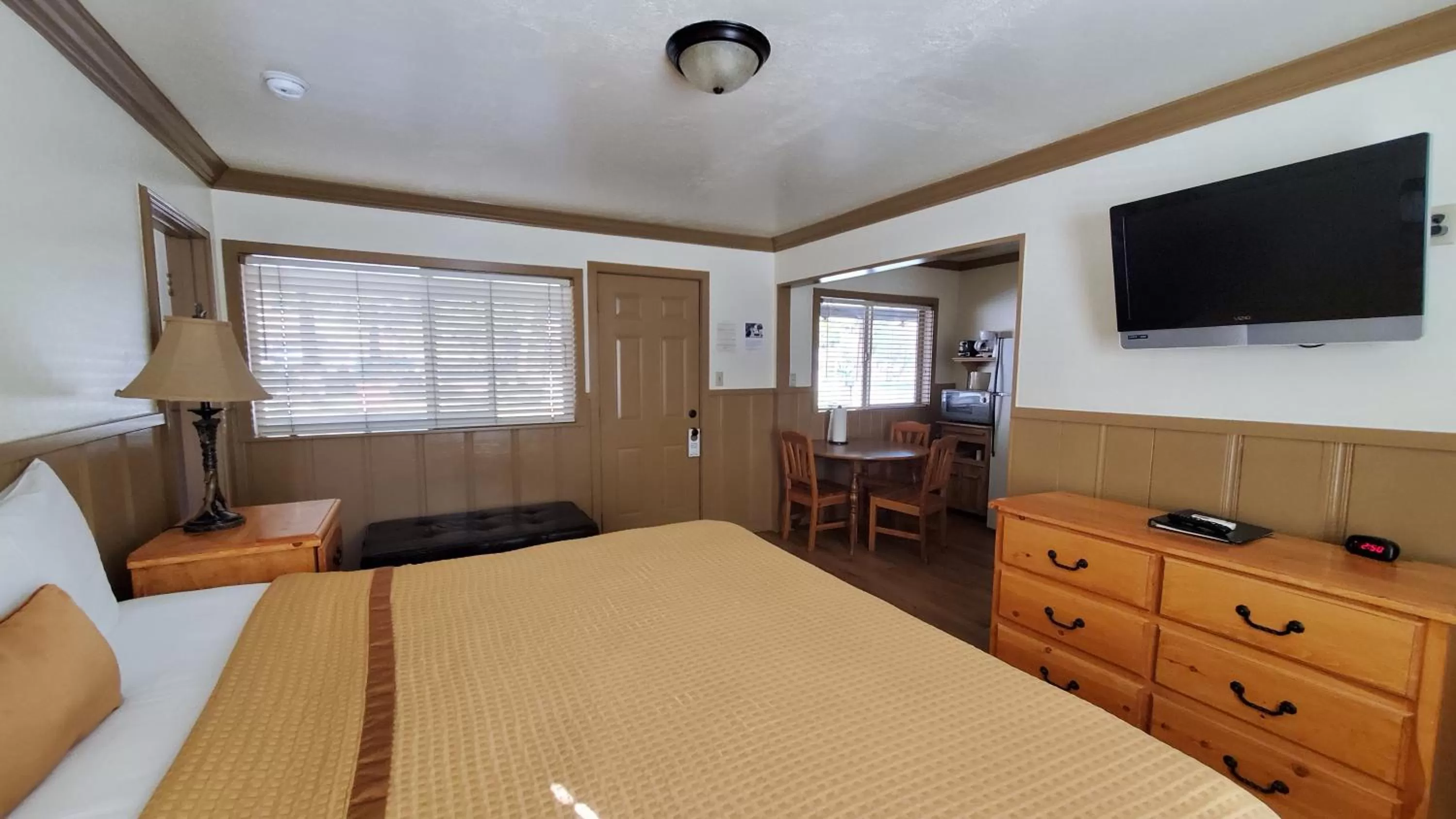 Bed in Kernville Inn