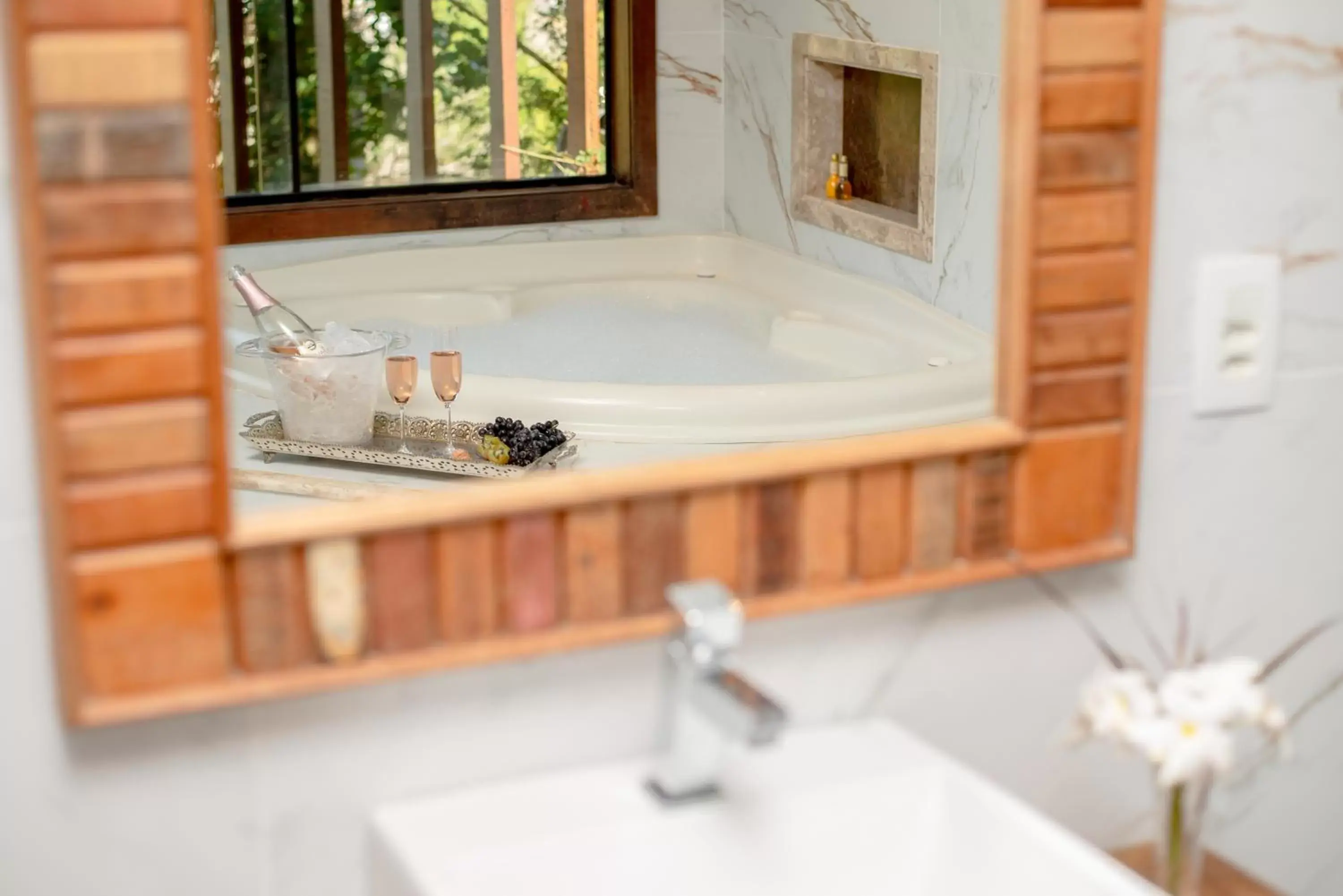 Deluxe Double Room with Bath in Villa Bella Ferradura Deluxe Double Room with Bath in Villa Bella Ferradura