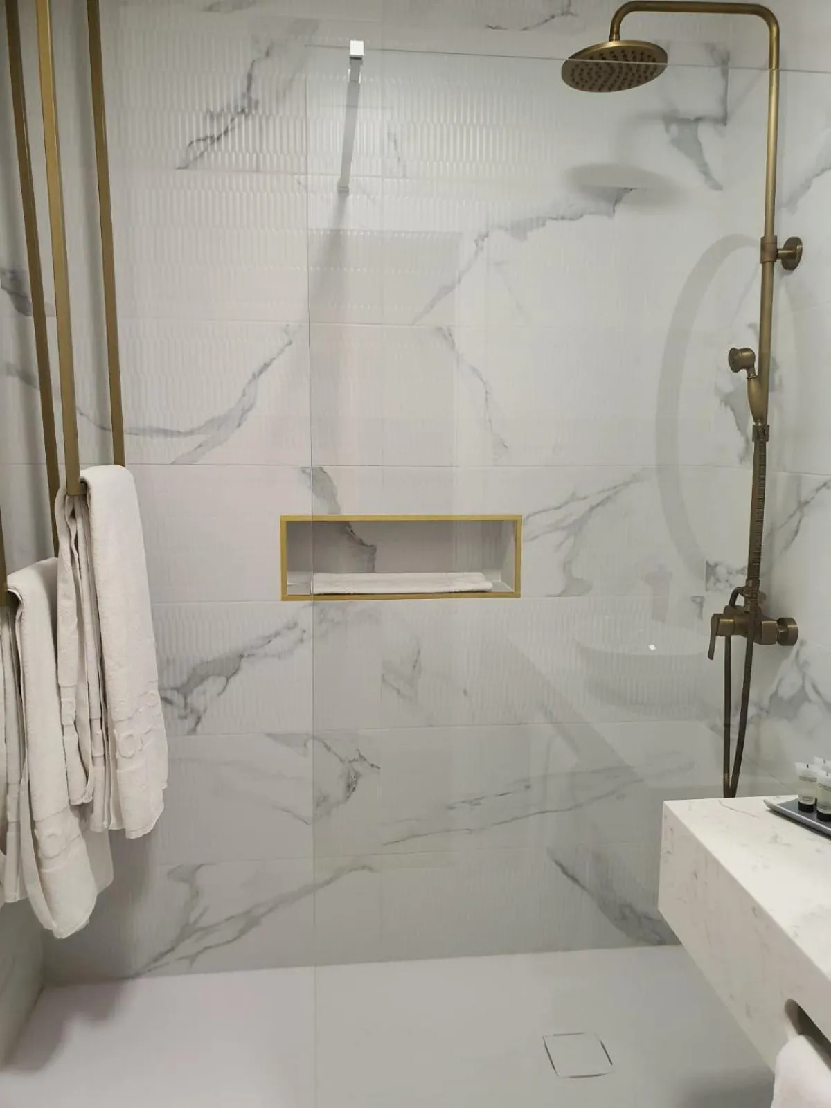 Bathroom in Hotel Complejo París