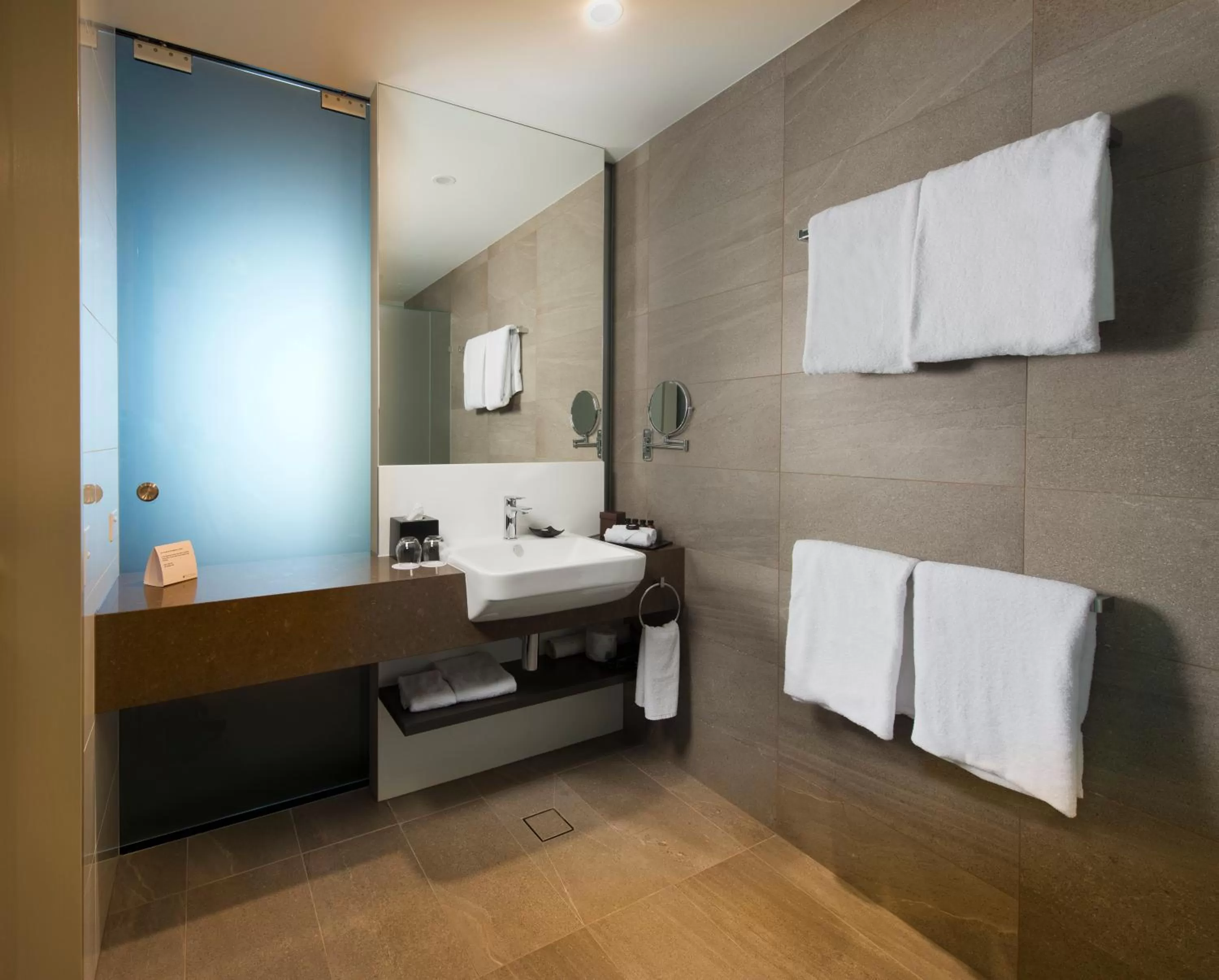 Bathroom in Pullman Brisbane Airport