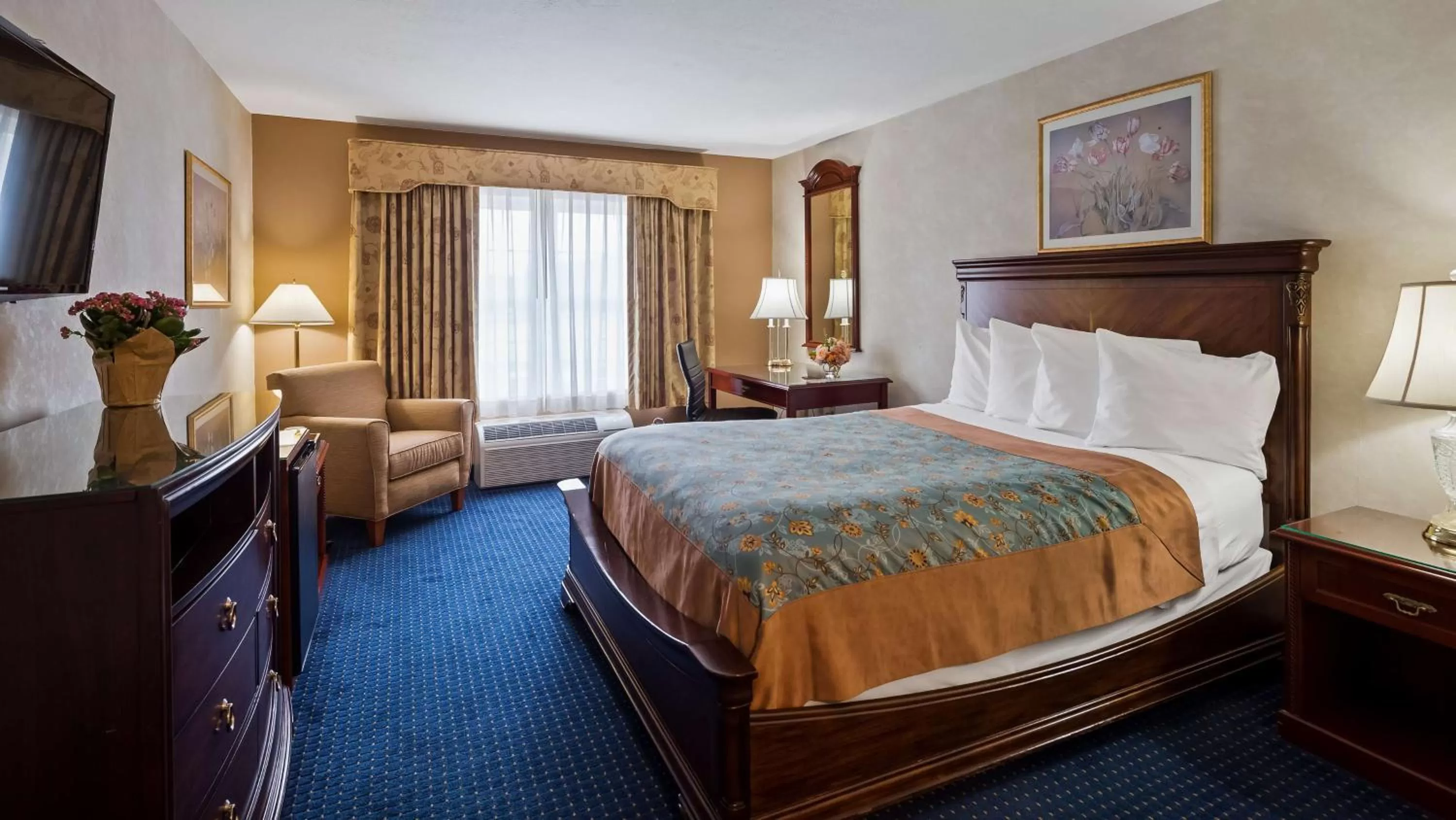 Photo of the whole room, Bed in Best Western Plus Mentor-Cleveland Northeast