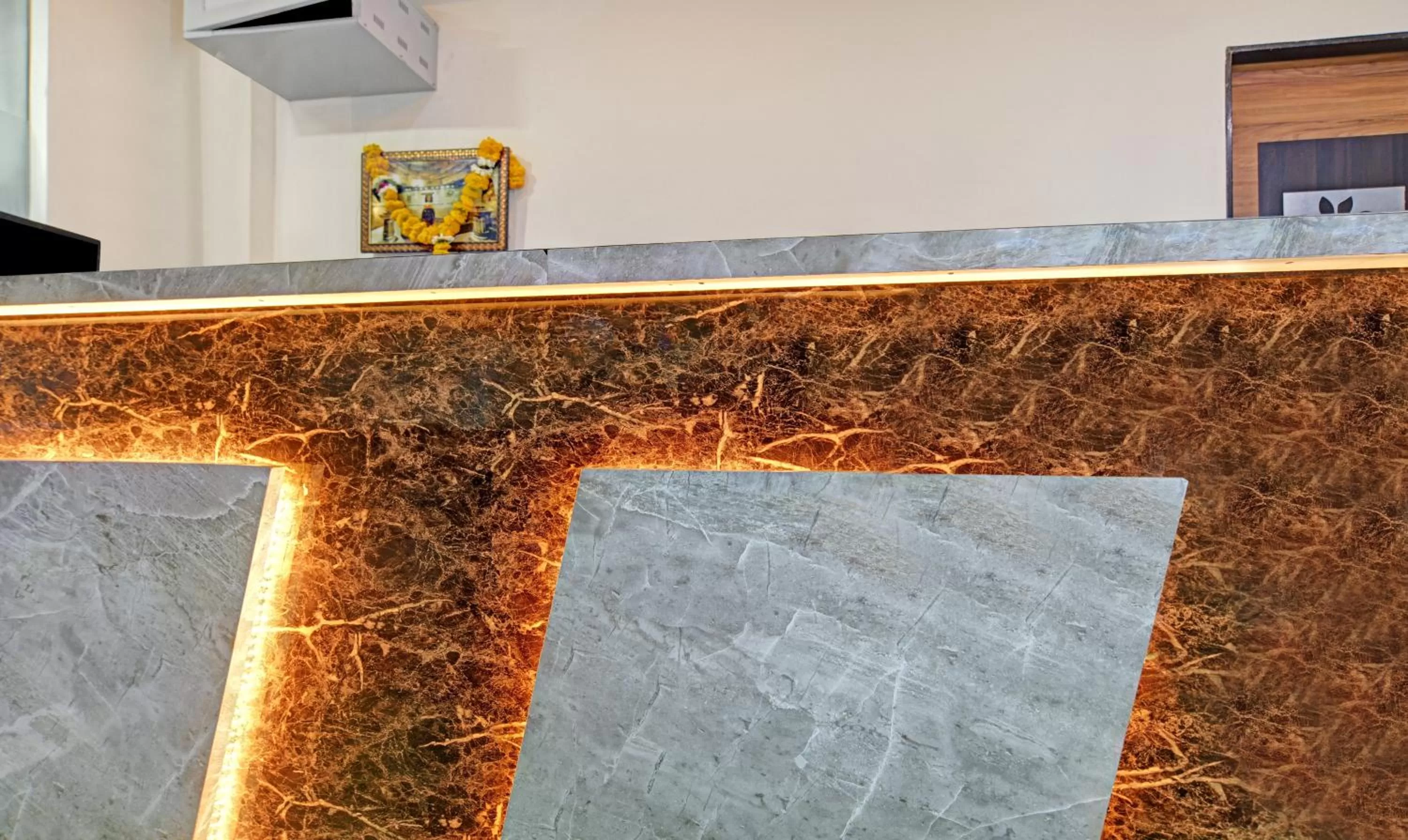 Lobby or reception in Treebo Jayshree Palace C21 Business Park