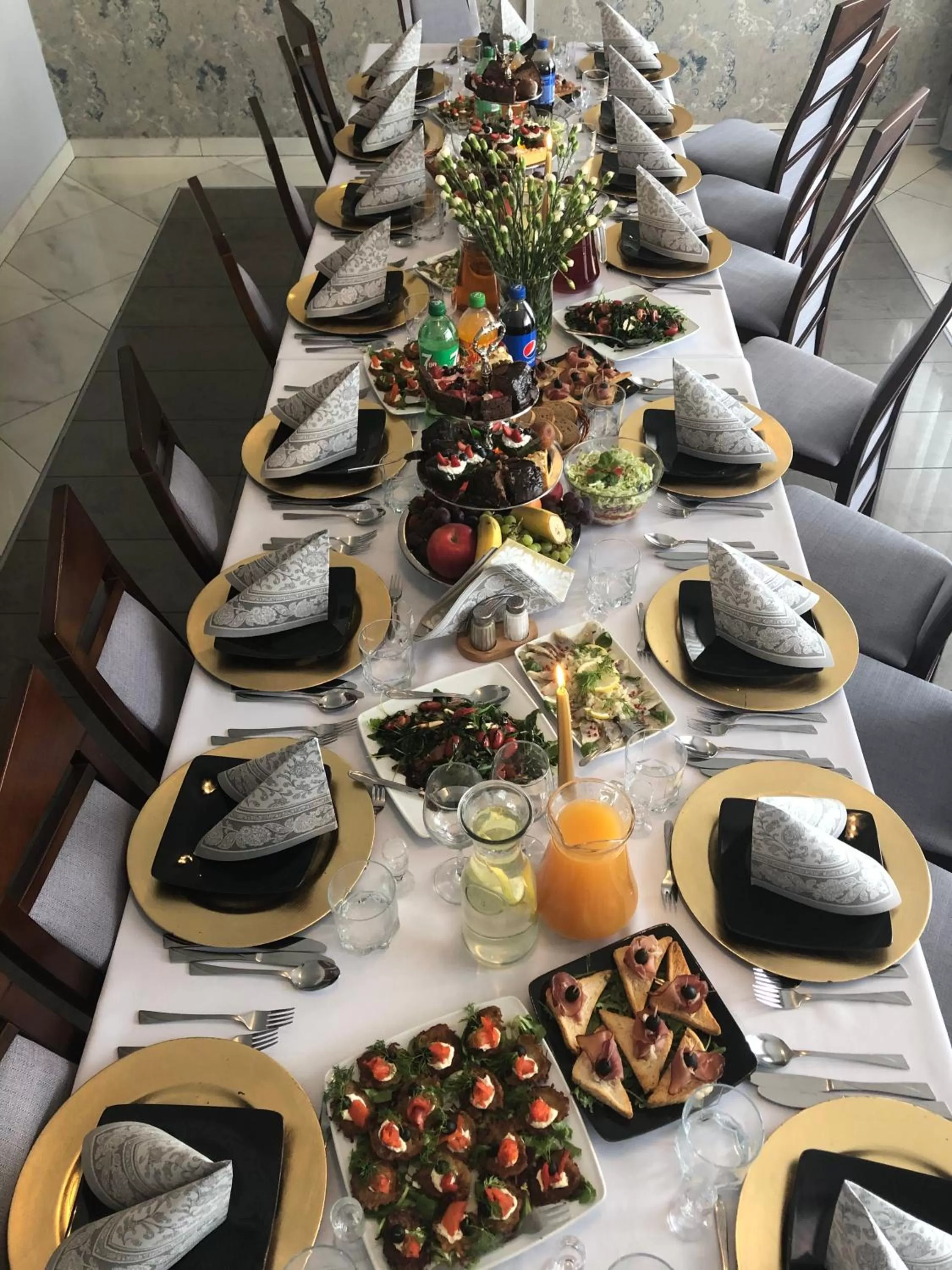 Restaurant/places to eat in Hotel Imperium