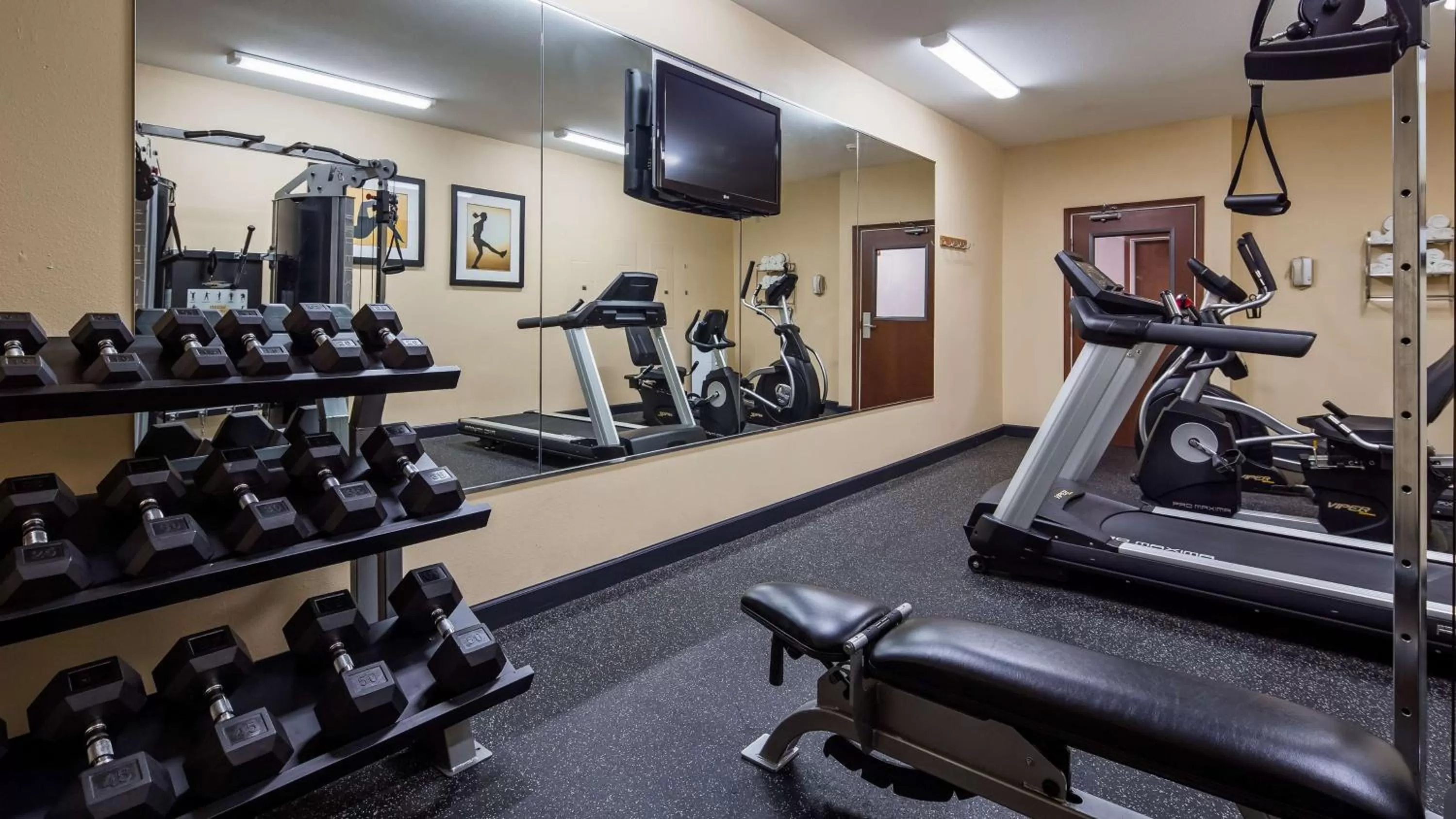 Fitness centre/facilities in Best Western Geneseo Inn