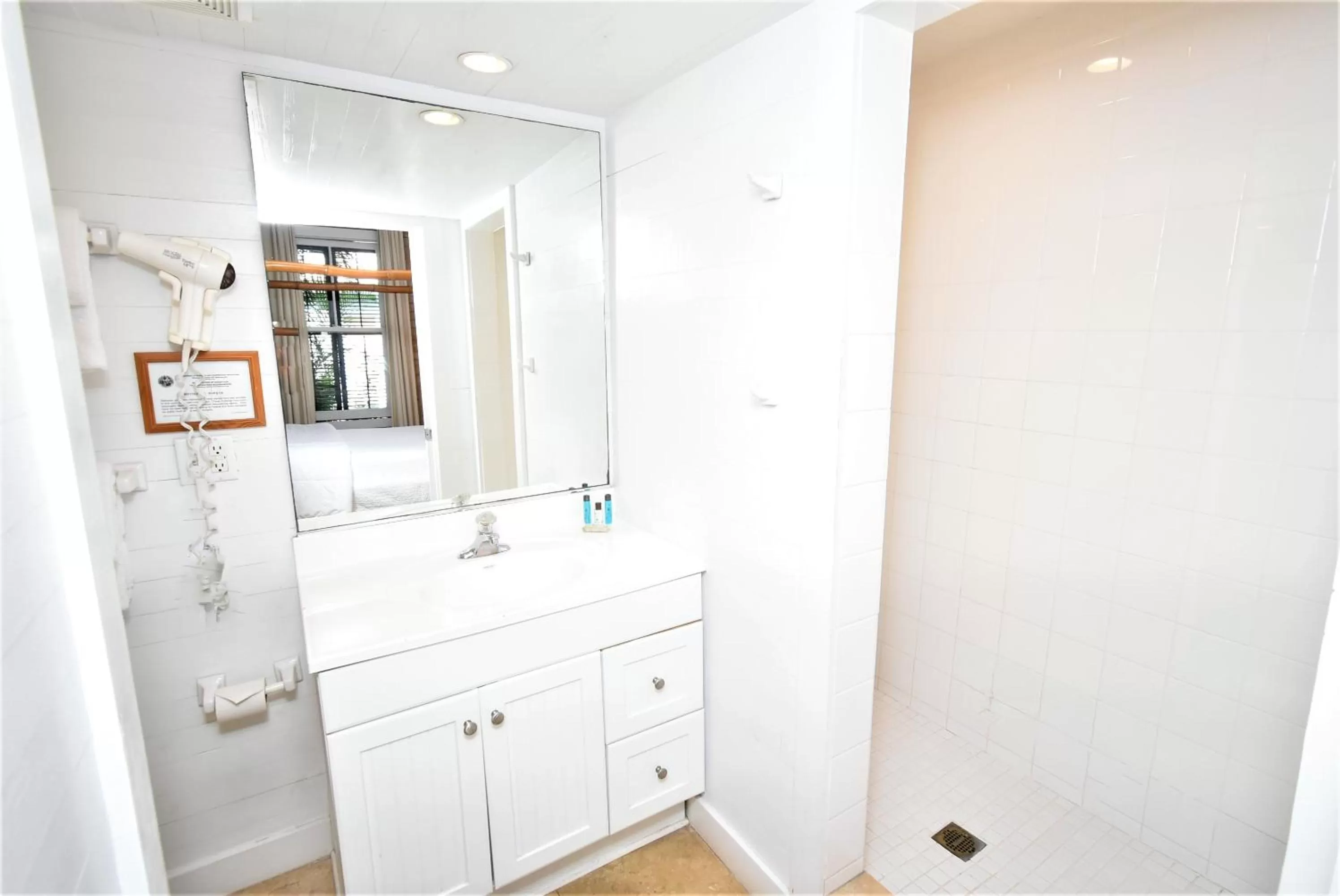 Simonton Court Historic Inn & Cottages