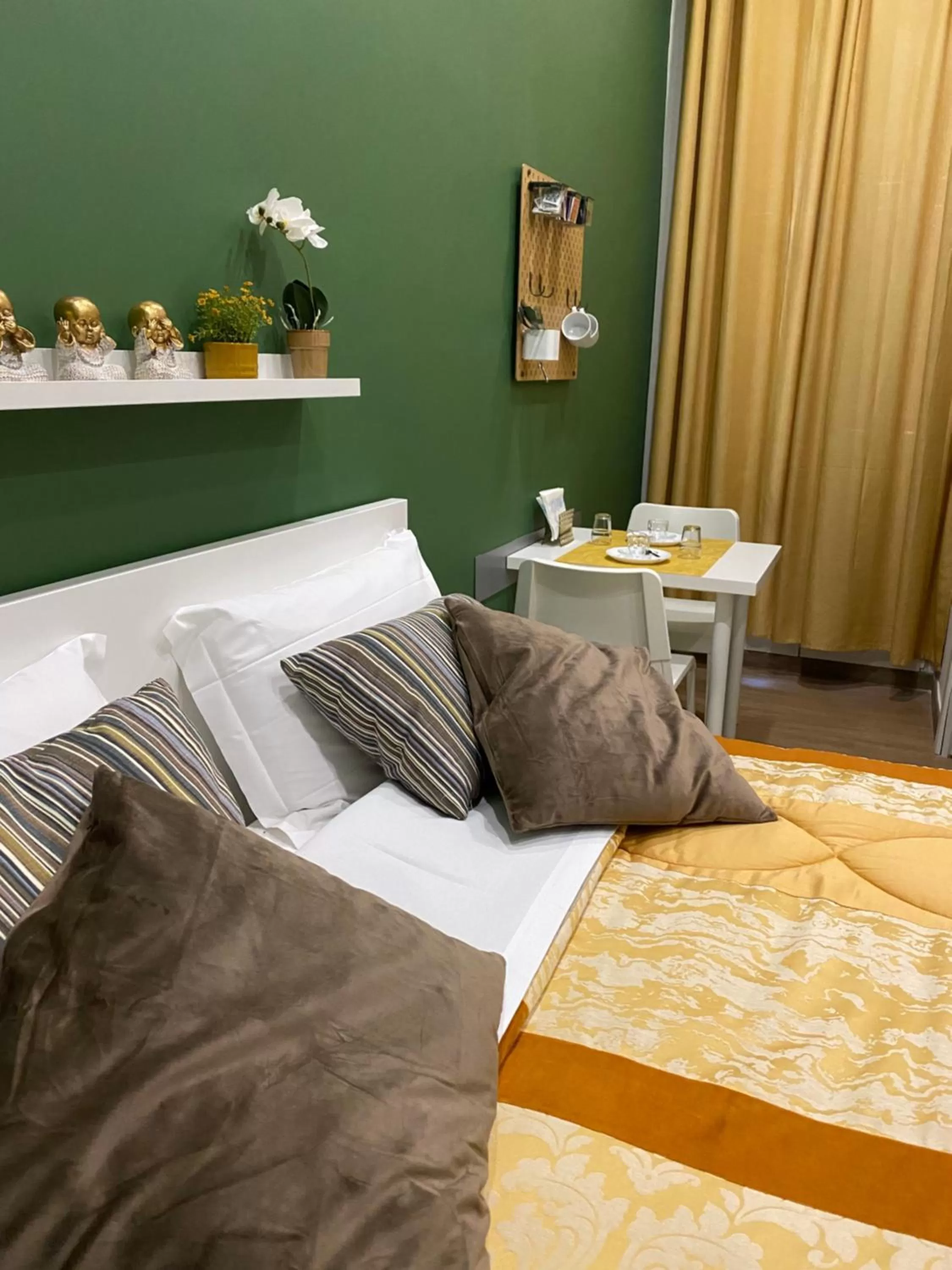 Bedroom, Bed in Via Piave 82