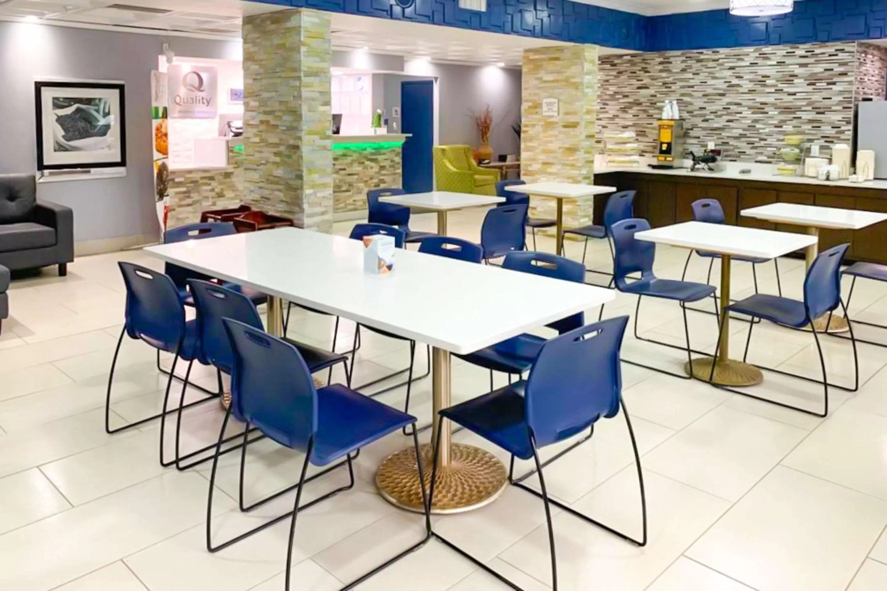 Breakfast in Quality Inn Albany