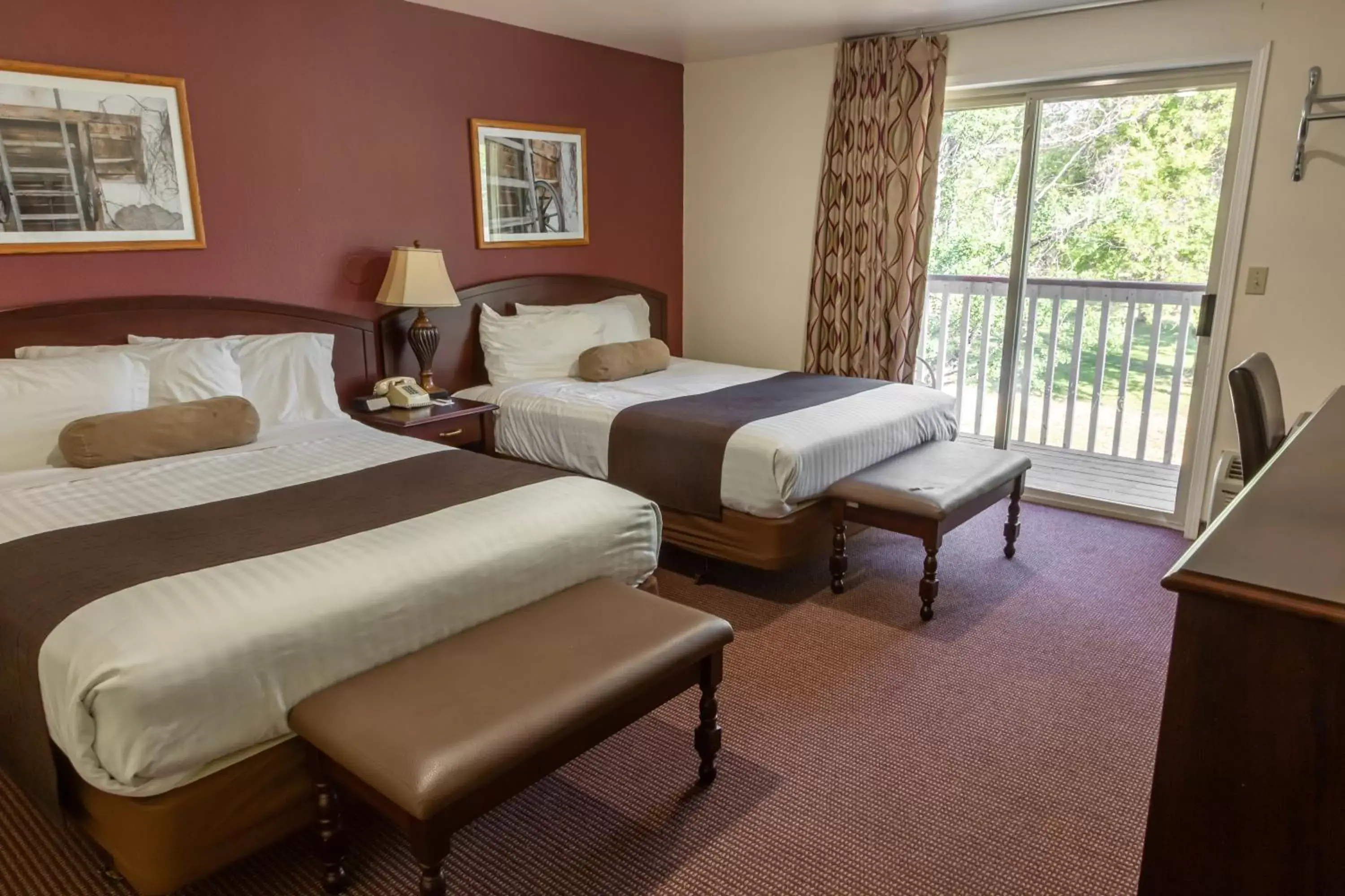 Deluxe Room with Two Queen Beds in AbbyCreek Inn Deluxe Room with Two Queen Beds in AbbyCreek Inn