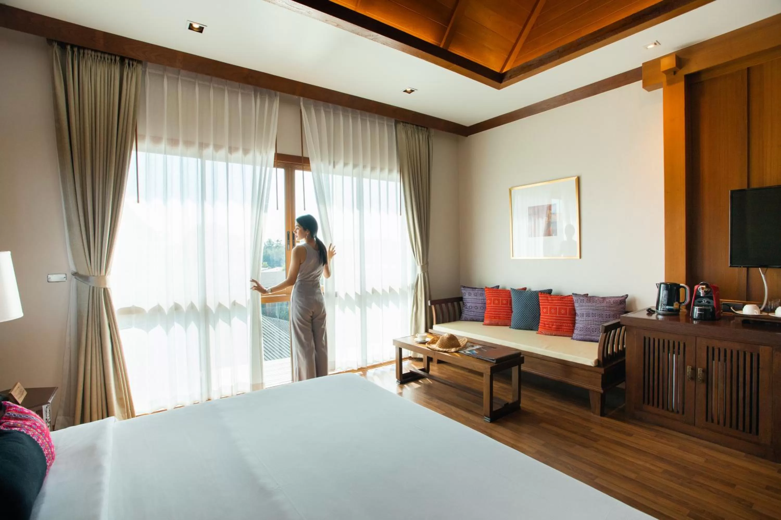 Photo of the whole room, Bed in Phra Singh Village