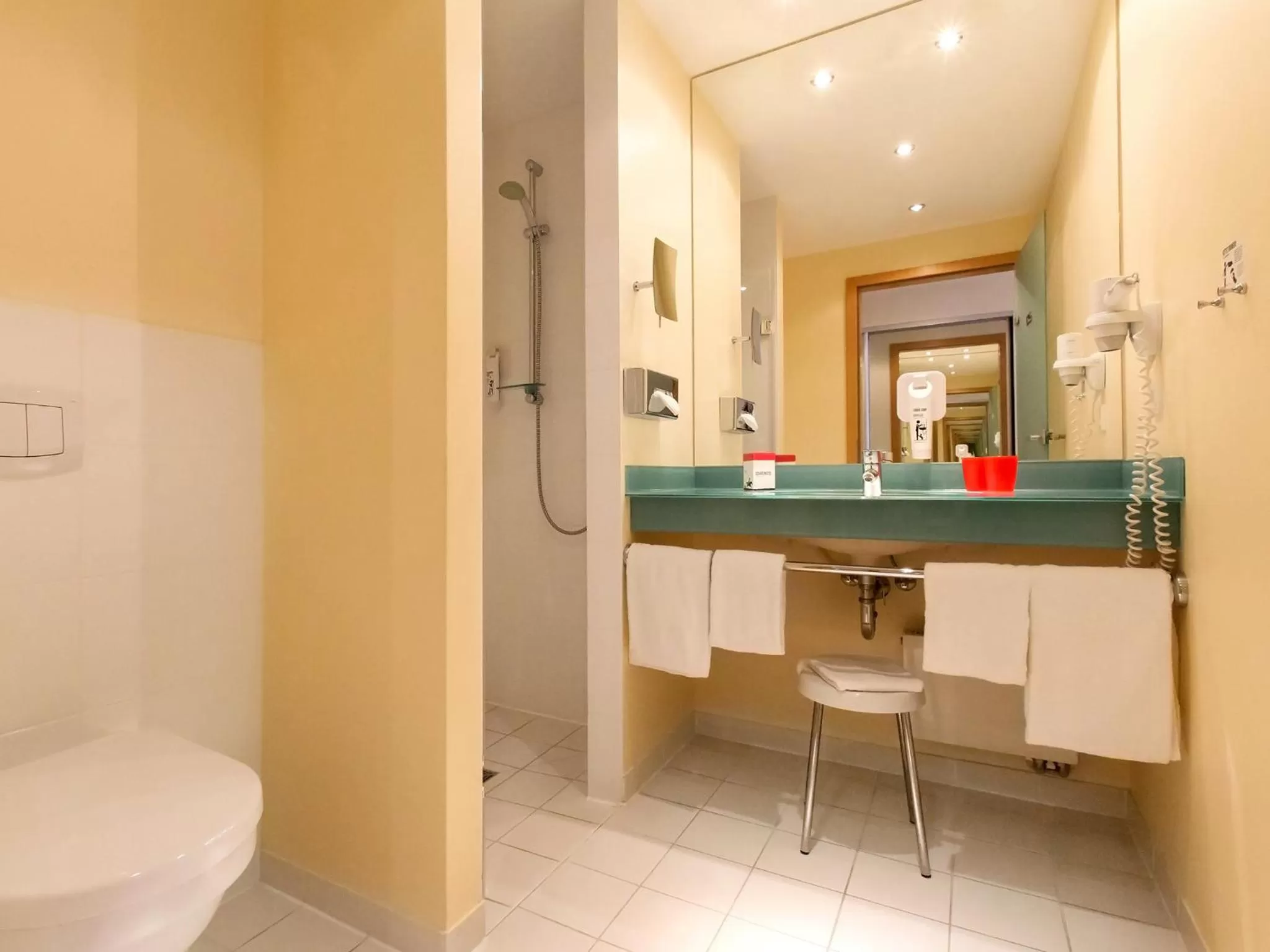 Bathroom in DORMERO Hotel Altes Kaufhaus Lüneburg