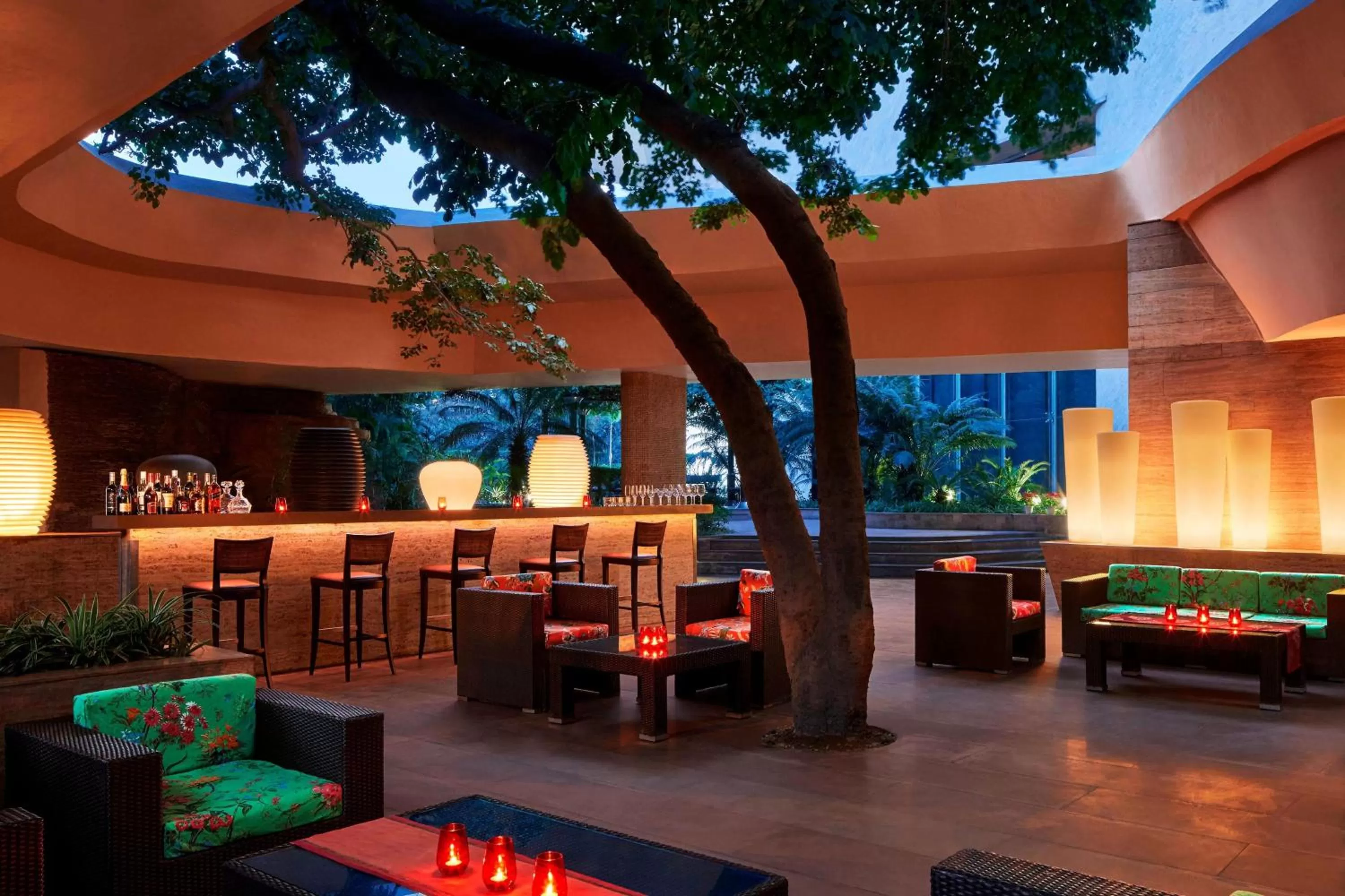 Restaurant/places to eat in Le Meridien New Delhi