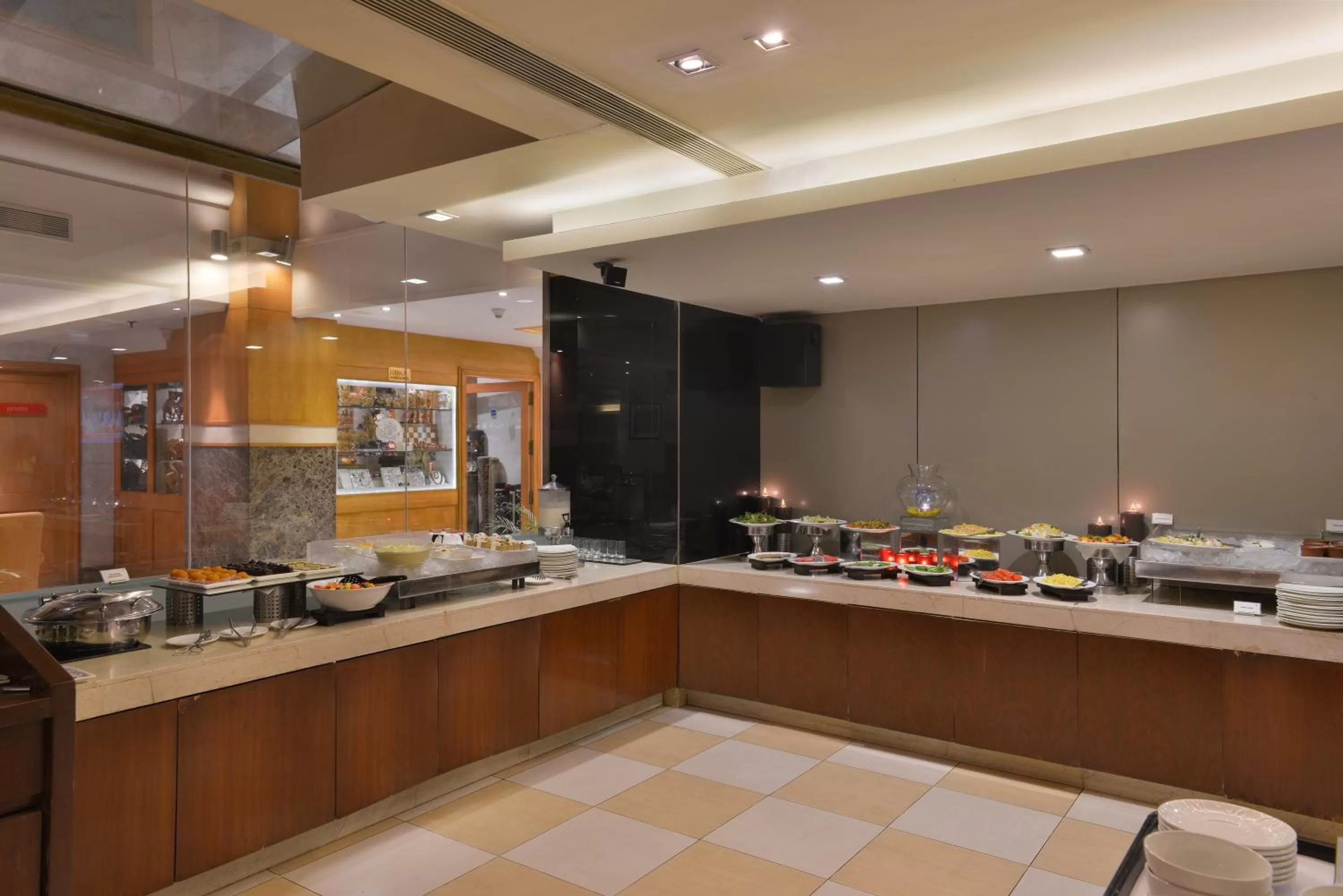 Restaurant/places to eat in Vivanta Vadodara