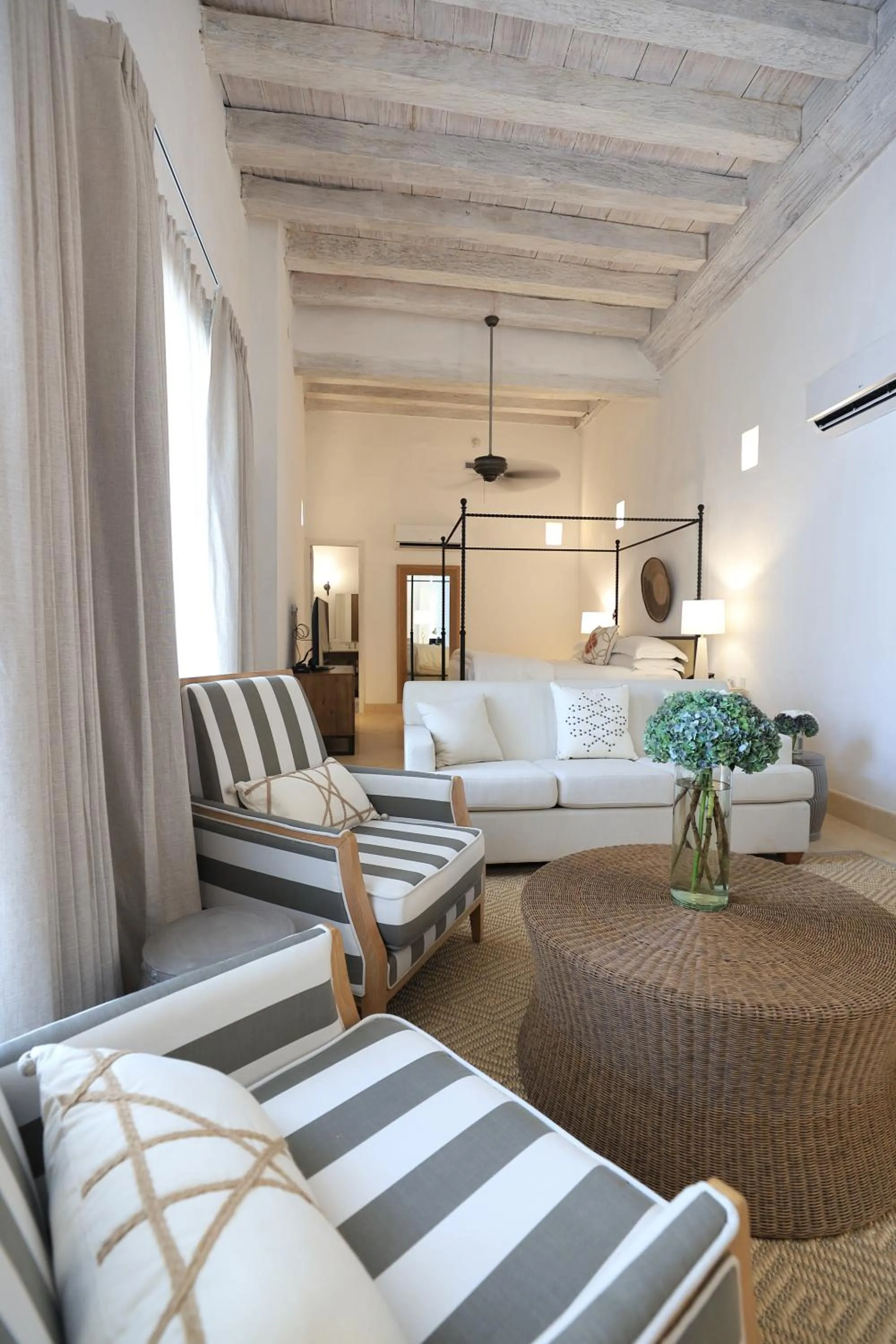 Bed in Casa Pestagua Relais Châteaux